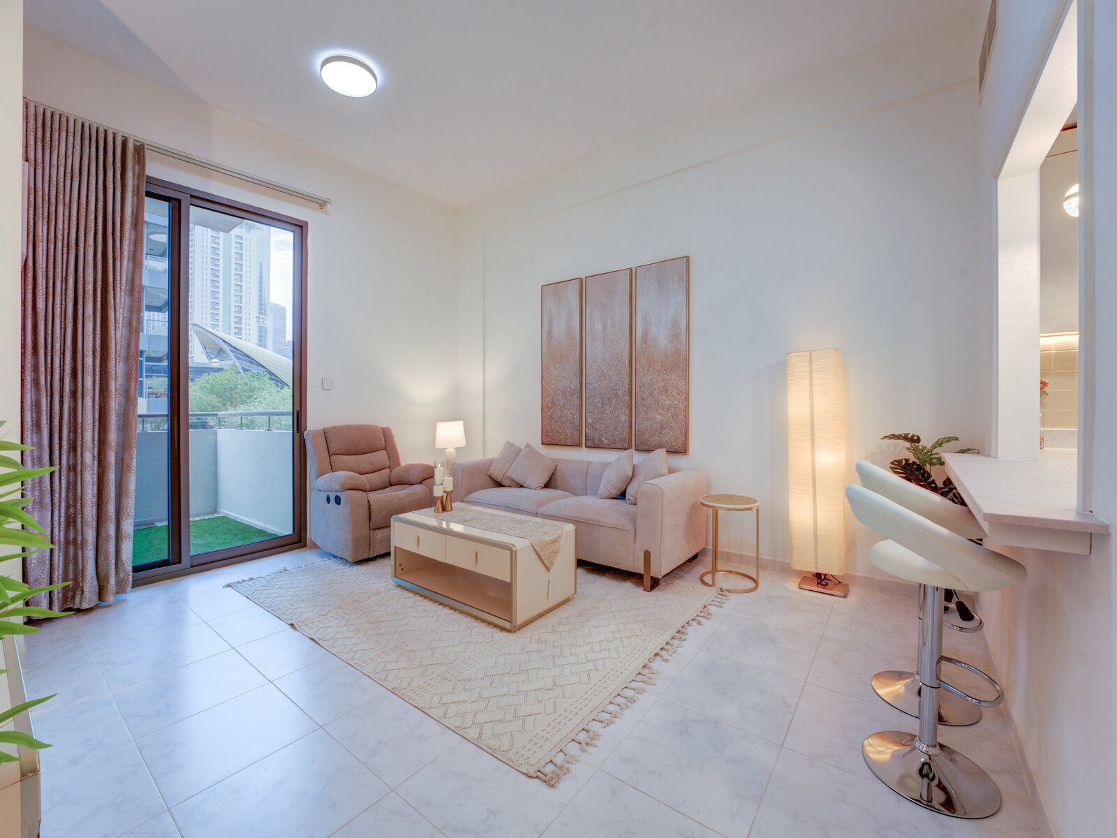 Upgraded | Fully Furnished | Large Layout