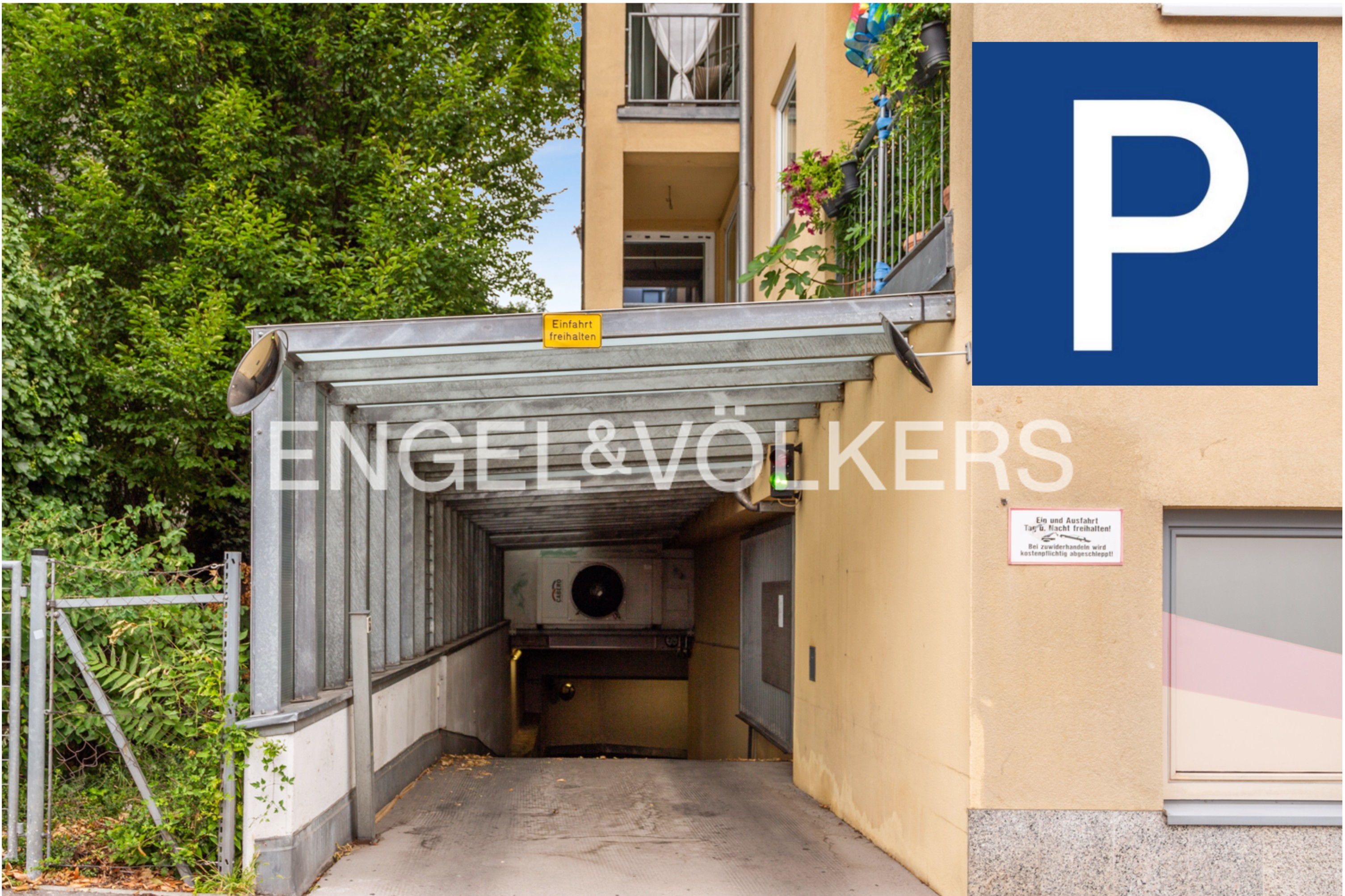 Two stacked car parking in popular location of the 19th district