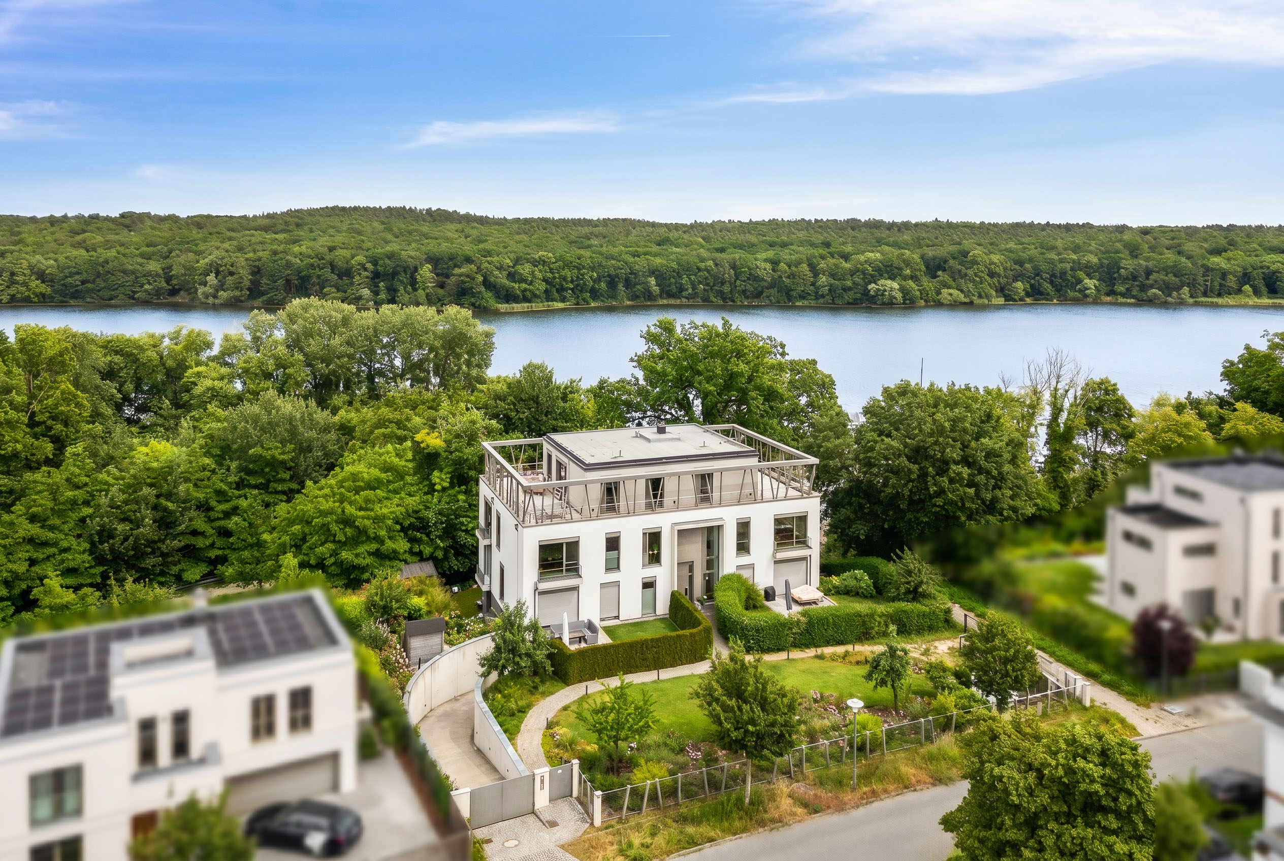 Premium-Ausblick auf den Jungfernsee: Exklusive Wohnung mit Traum-Panorama