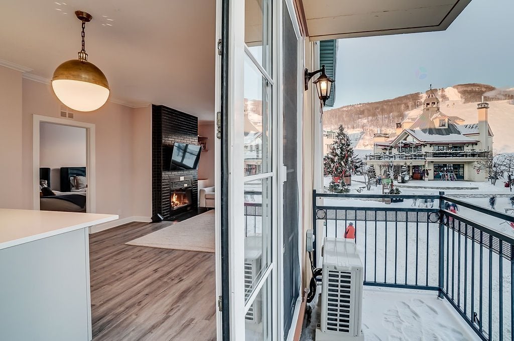 Renovated 2 bedroom Condo in the Tremblant Resort