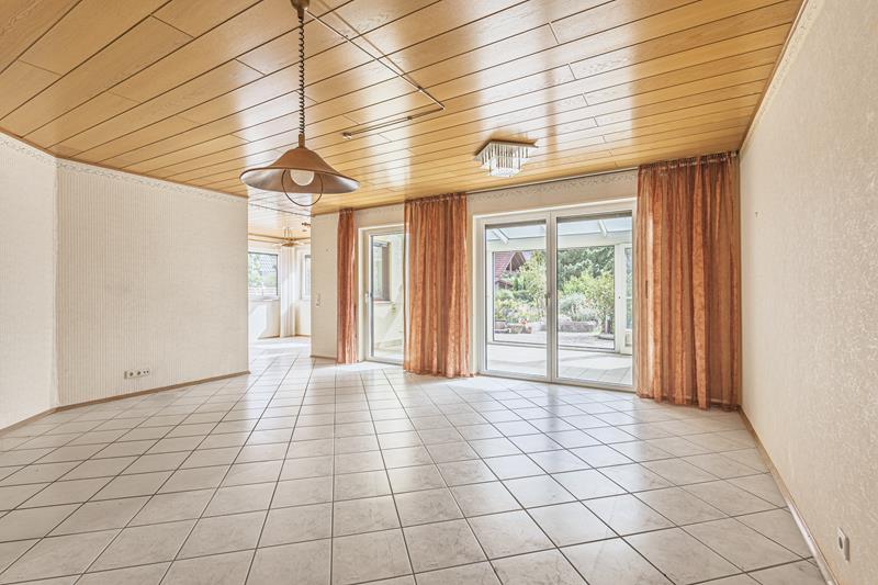 Barrierefreie 3-Zimmer-Erdgeschosswohnung mit Wintergarten, Terrasse und zwei Tiefgaragenstellplätzen