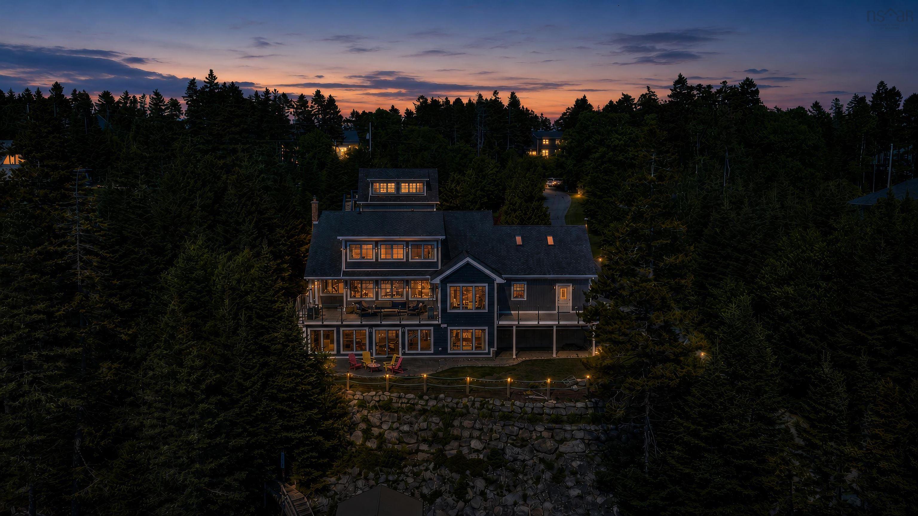 Exceptional 1.06 acre coastal estate