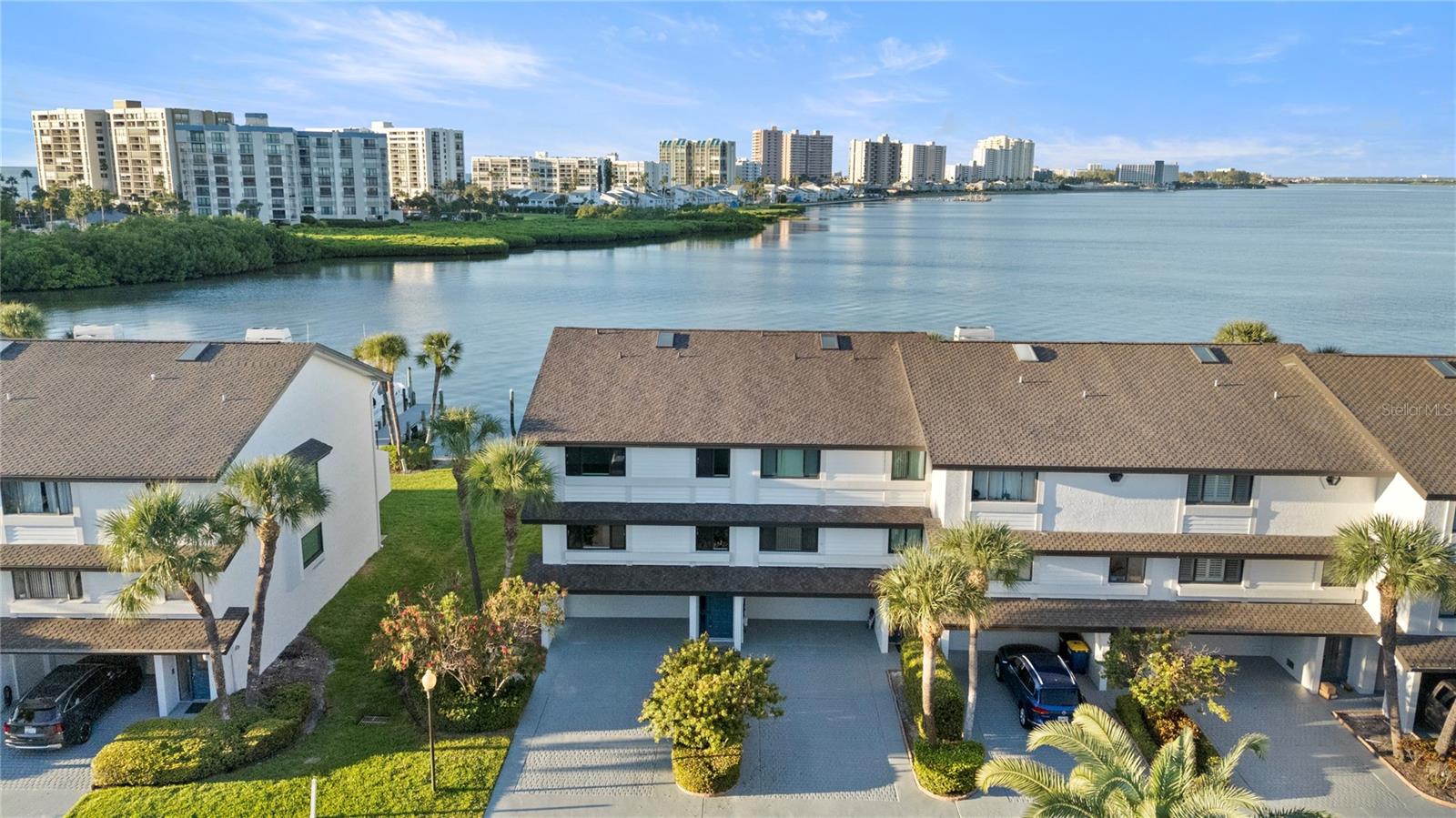 Beautiful Waterfront Townhouse for Rent