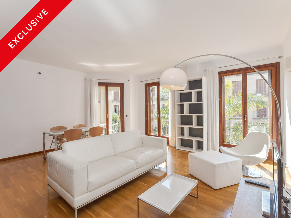 Gepflegtes, helles Apartment mit Parkplatz & Balkonen bei Jaime III