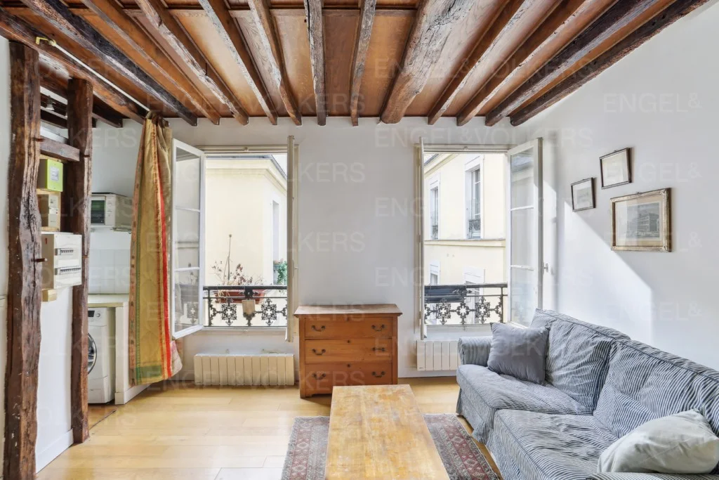 Paris IV - Mouffetard area - Bright 2-room apartment