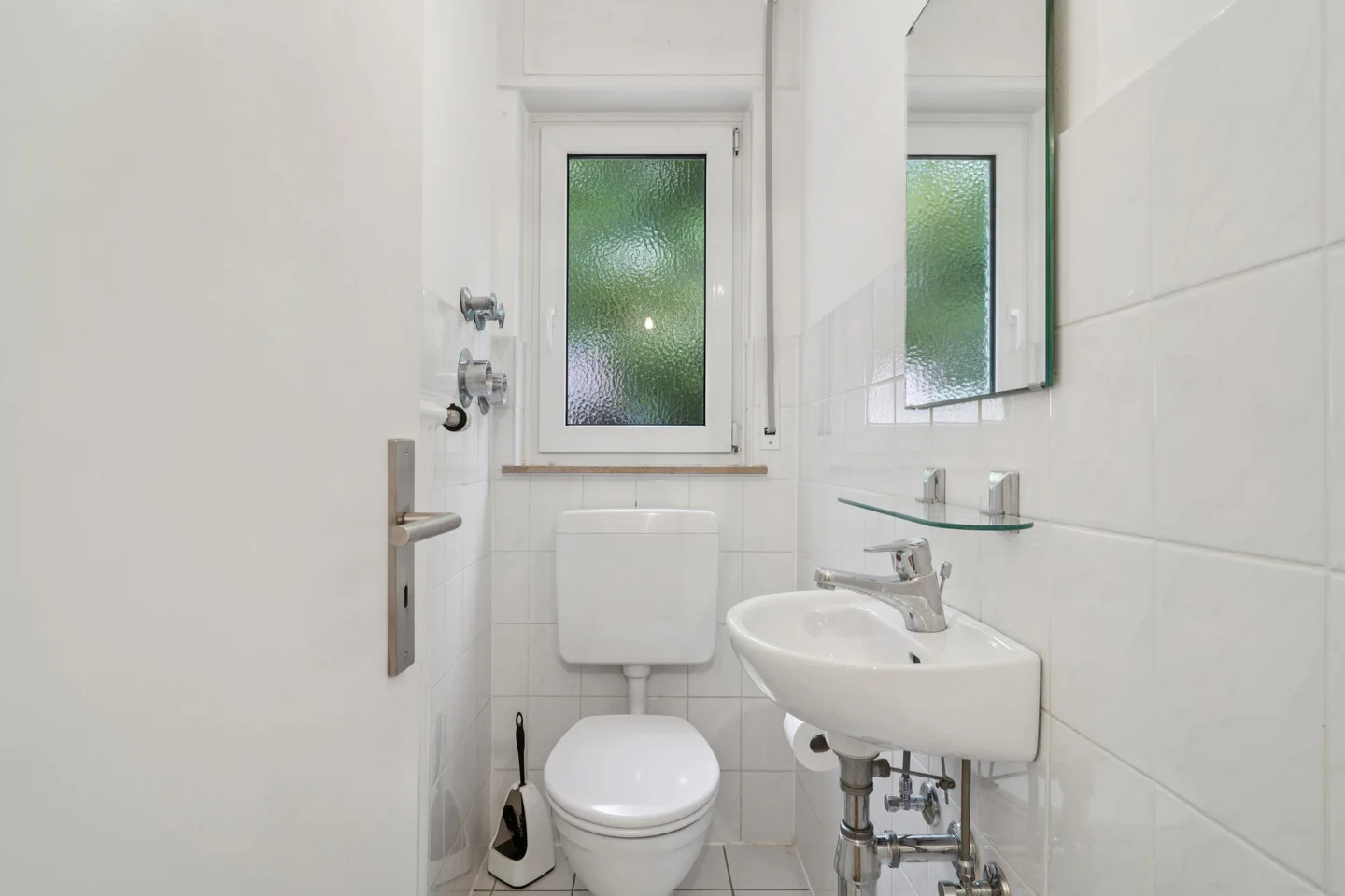 Lichtdurchflutete 4-Zimmer-Wohnung mit Sonnenbalkon im Herzen von Königstein - Photo 4