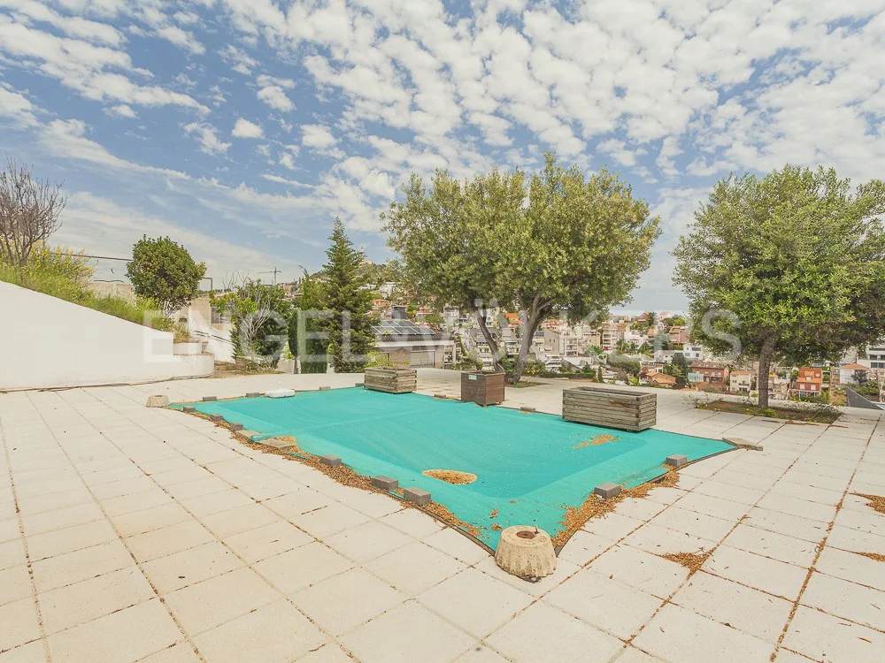 Casa unifamiliar amb piscina en La Miranda