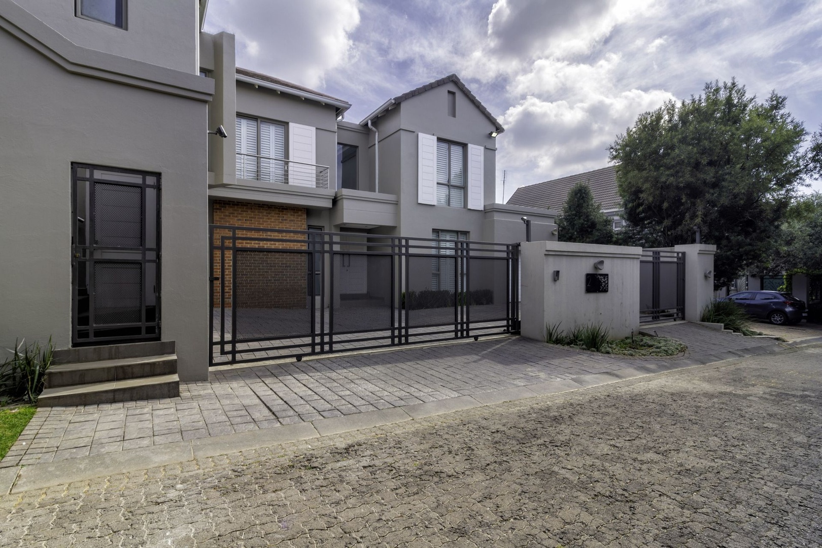 Luxe amenities in the heart of Senderwood