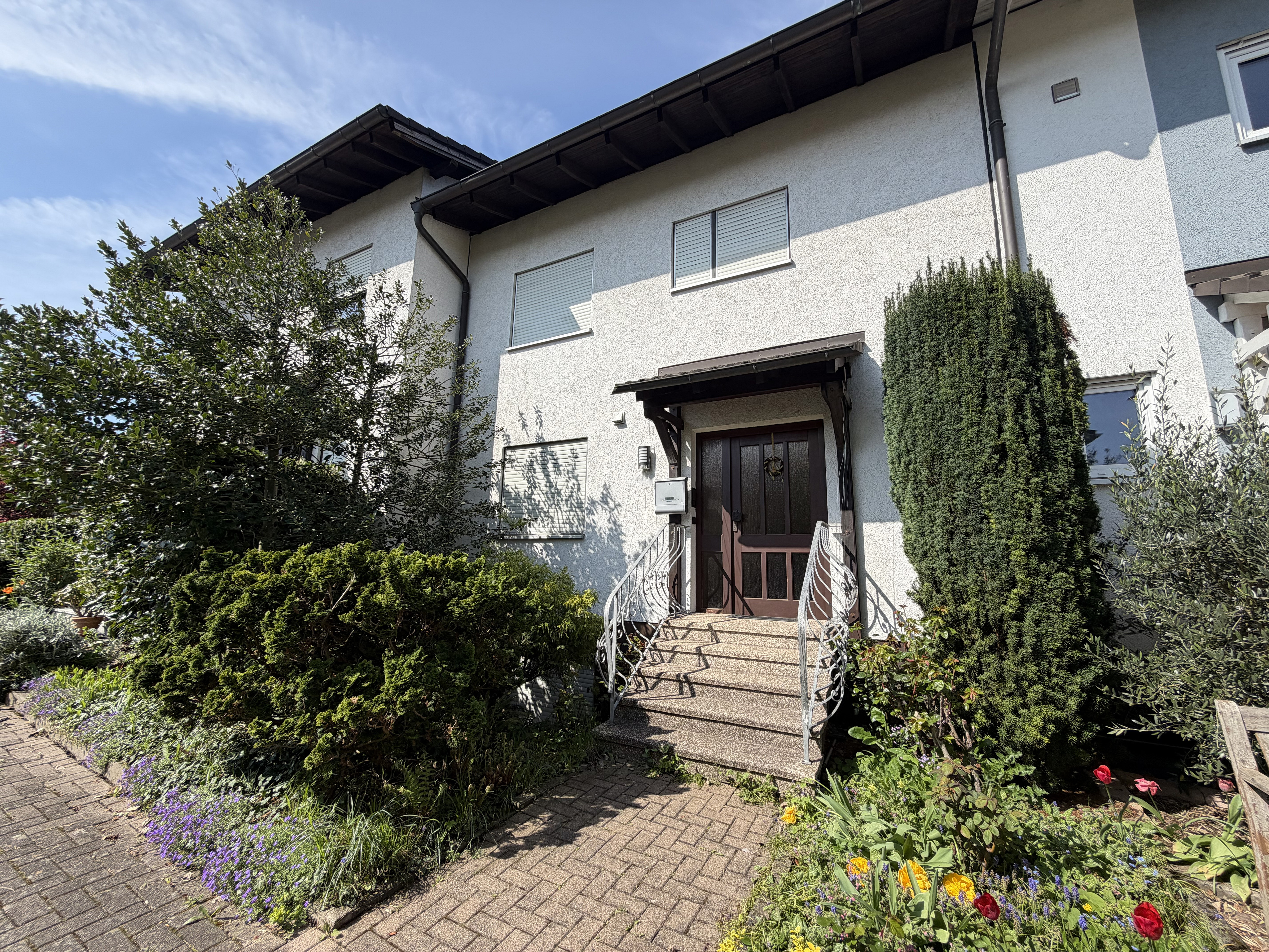Großzügiges Reihenhaus mit Kamin und Garten in Bestlage auf dem Durlacher Geigersberg
