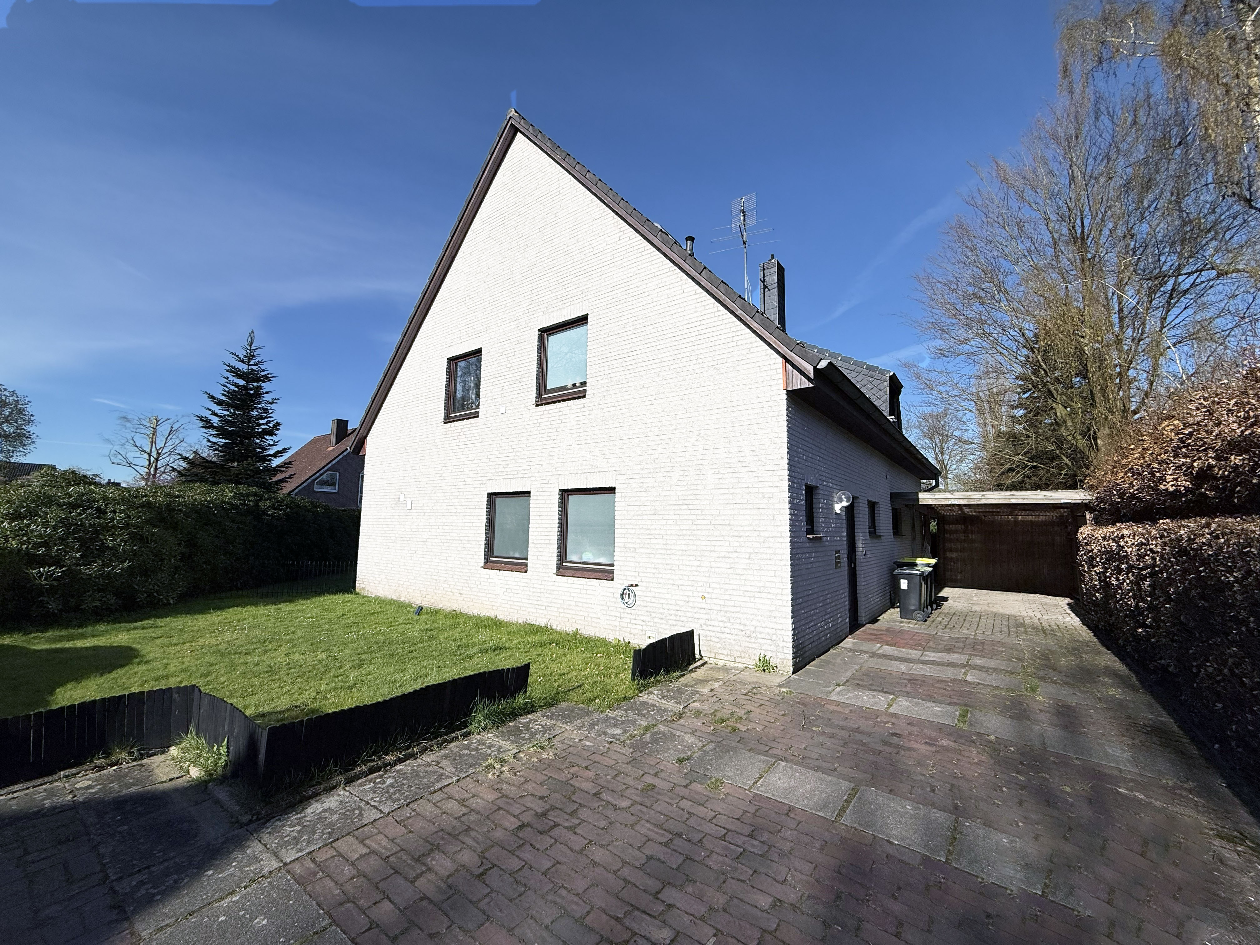 Wohnglück über zwei Ebenen mit sonniger Loggia!