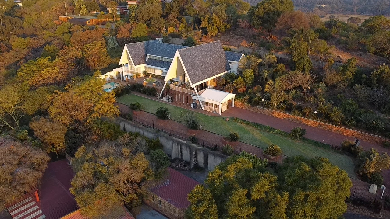 Luxury Family Home with Spectacular Views in Prestigious Pierneef Ridge