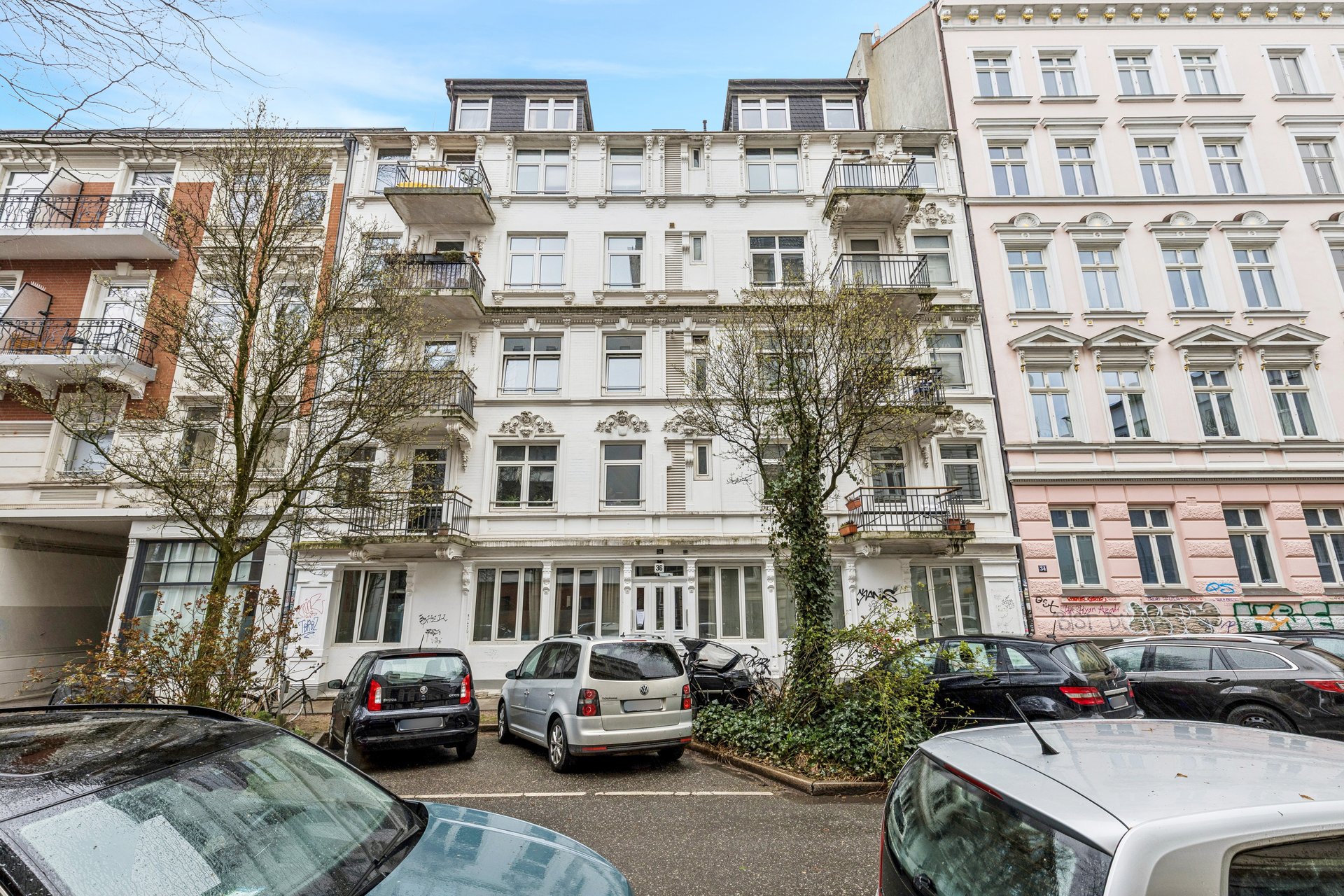 Zwei Zimmer, drei Möglichkeiten – Altbau mit eigenem Untergeschoss.
