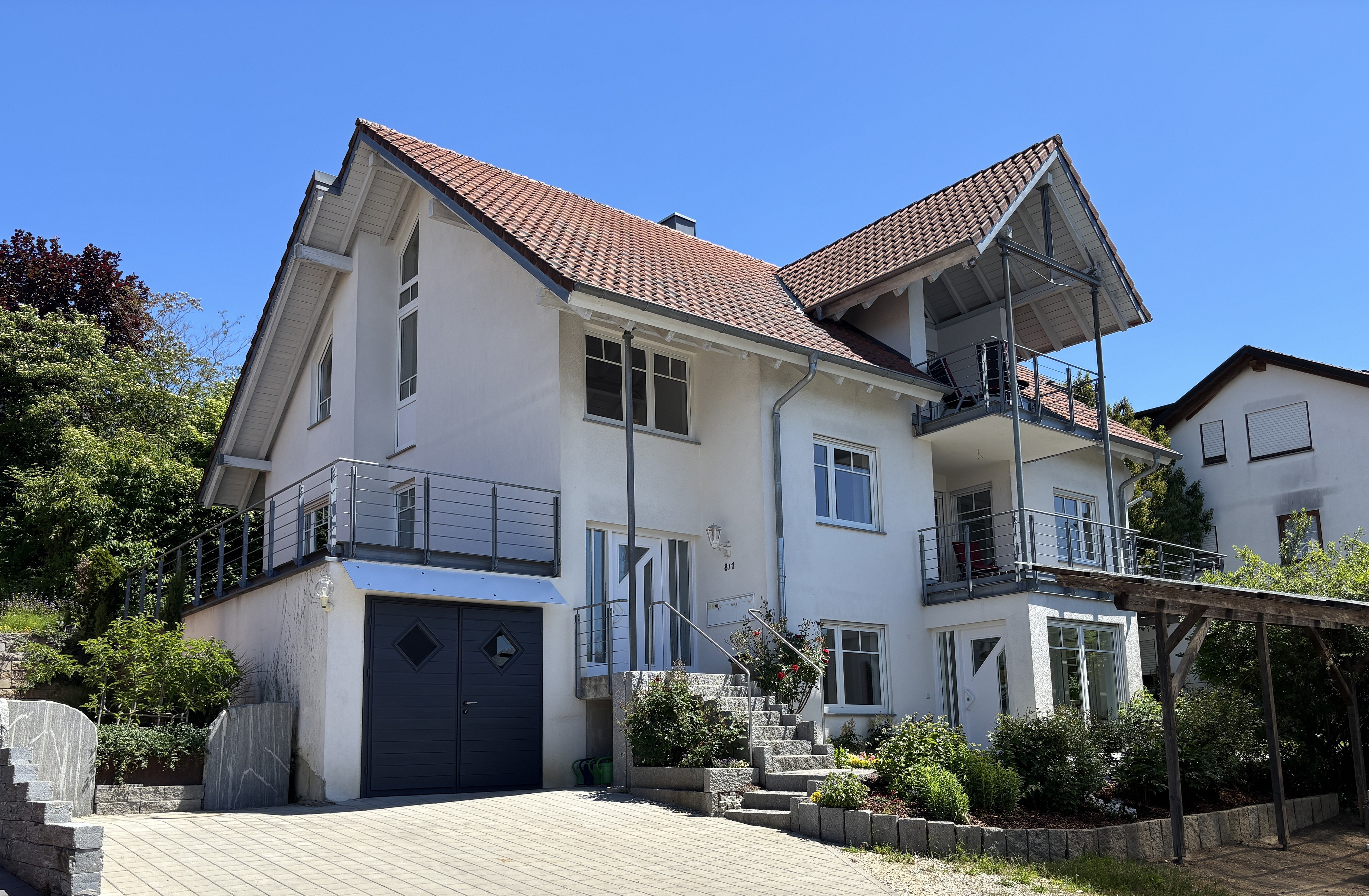 Erstklassiges Haus mit drei Einheiten und Panoramablick auf Alpen und Bodensee