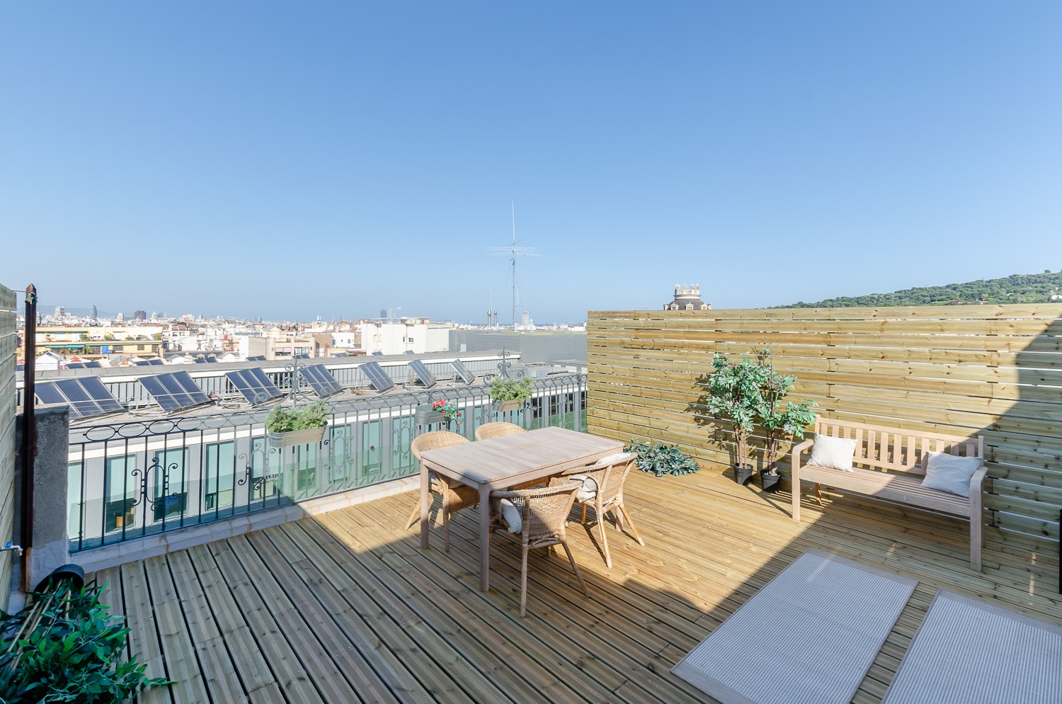 Penthouse for sale on Llança Street