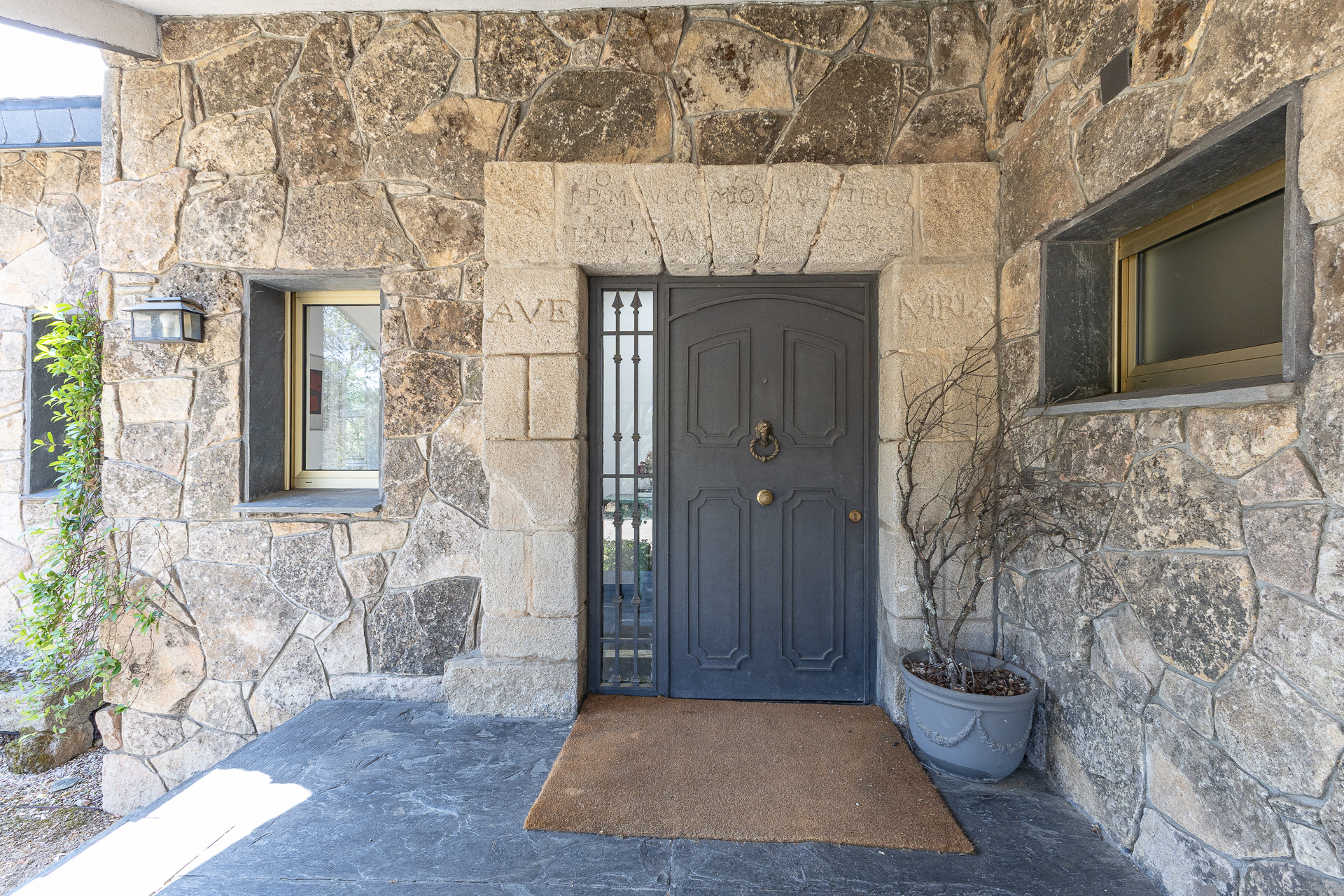 SINGLE HOME FOR SHORT STAY