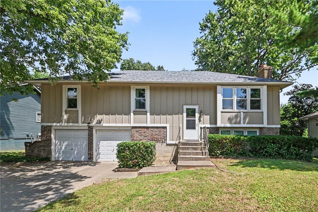 Comfortable Living on a Quiet Independence Street