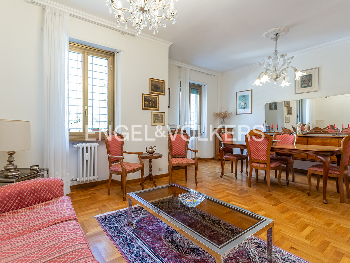 Large property on Chieti Street