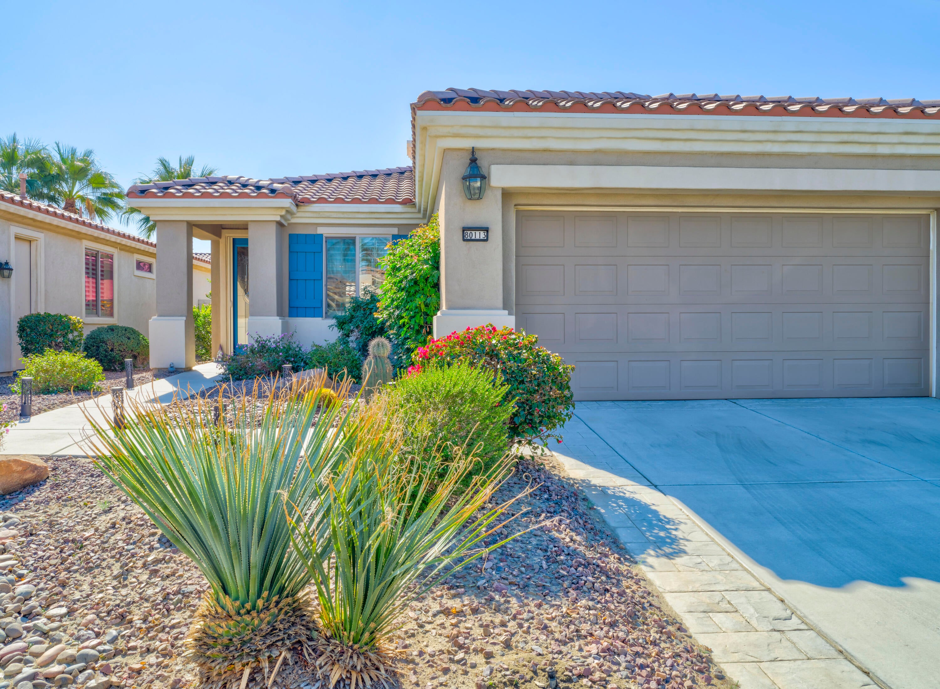 Beautifully maintained and fully furnished home in Sun City