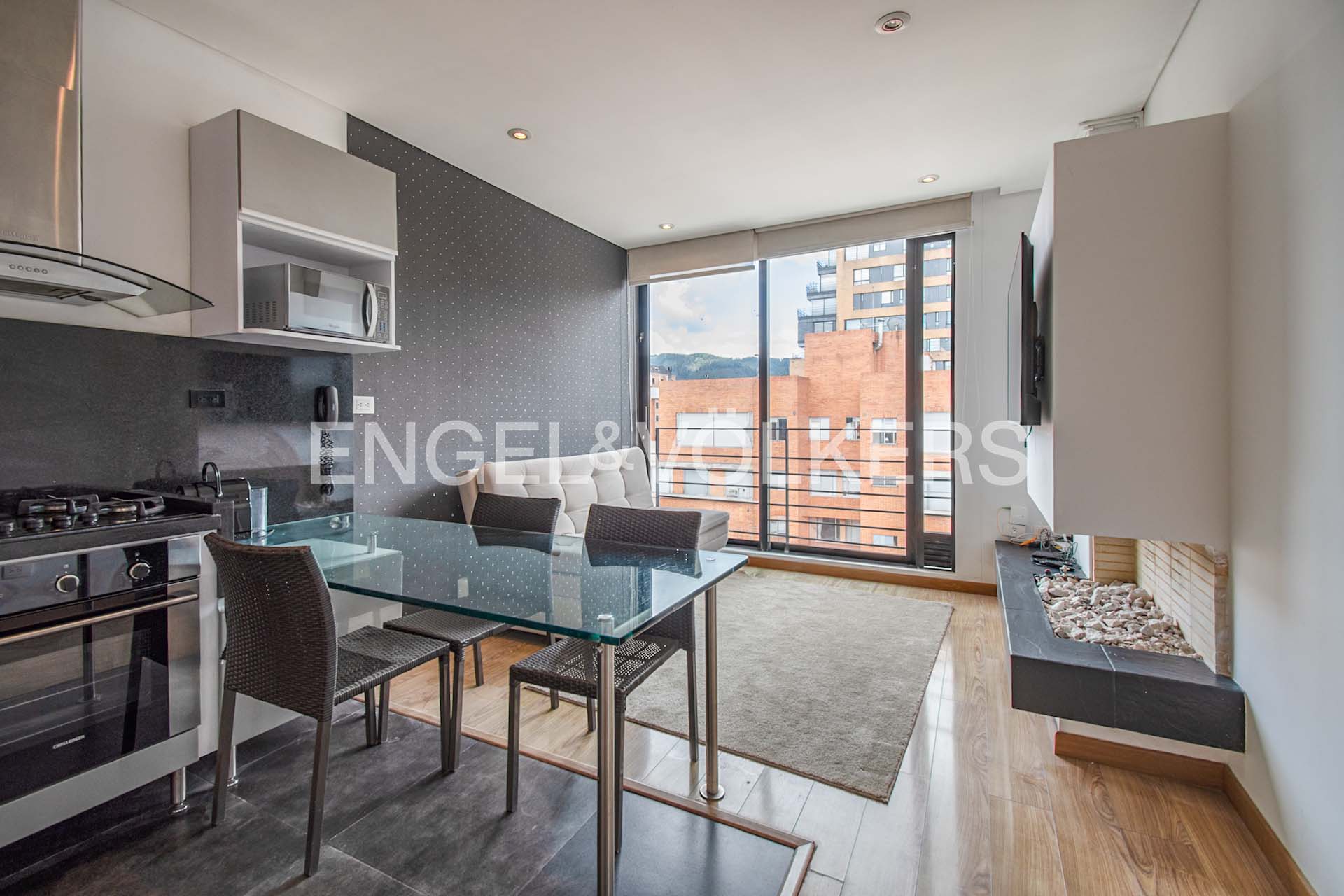 Apartamento iluminado con clubhouse en Chico Norte para arriendo