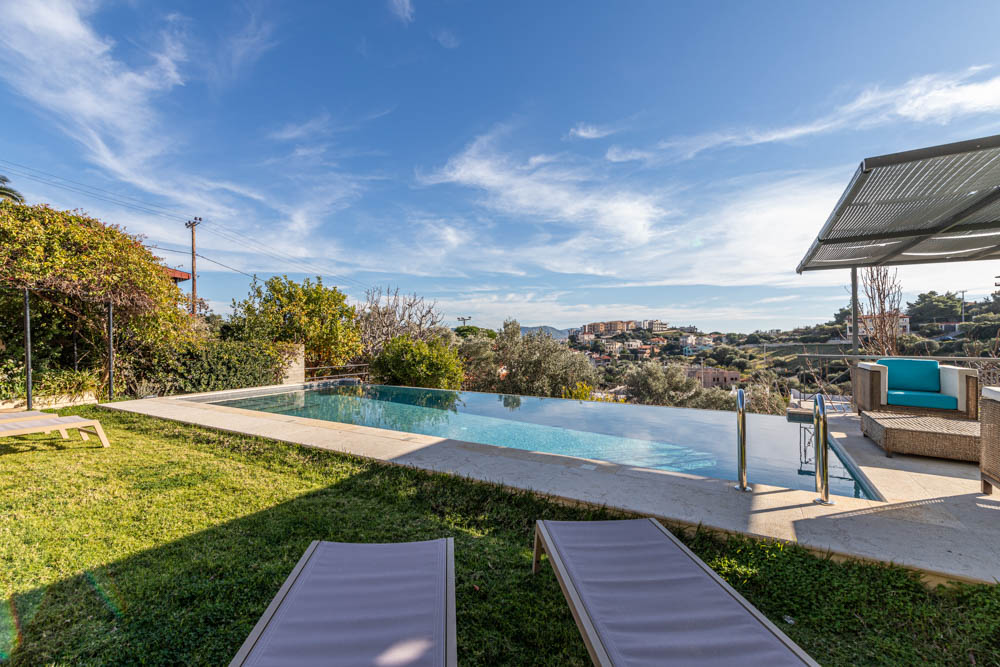 Luxury Seaside Maisonette with Panoramic Sea View & Private 500 sq.m. Garden