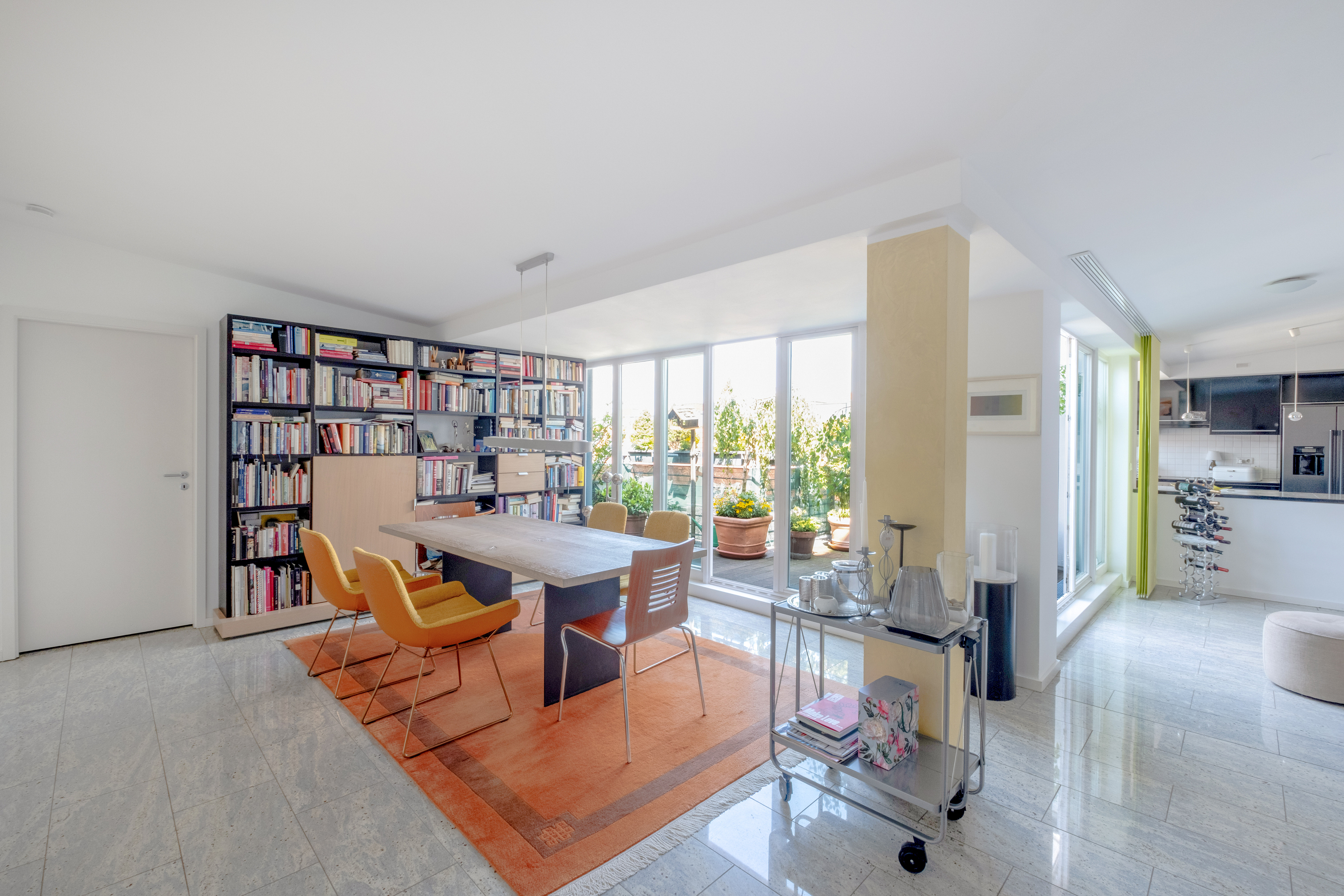 Exceptional penthouse with spacious panoramic rooftop terrace