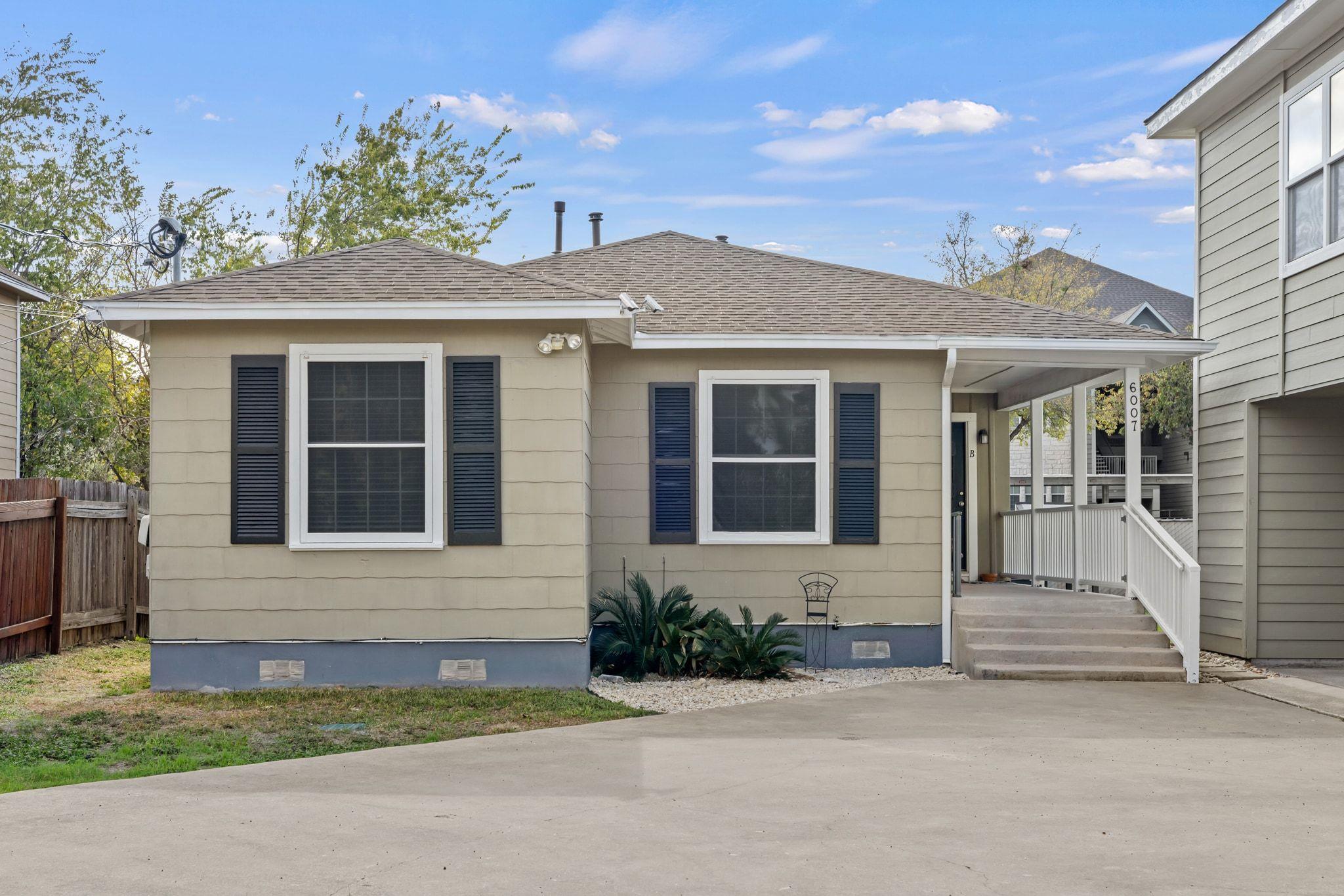 Charming 1-Bedroom with Yard & Parking