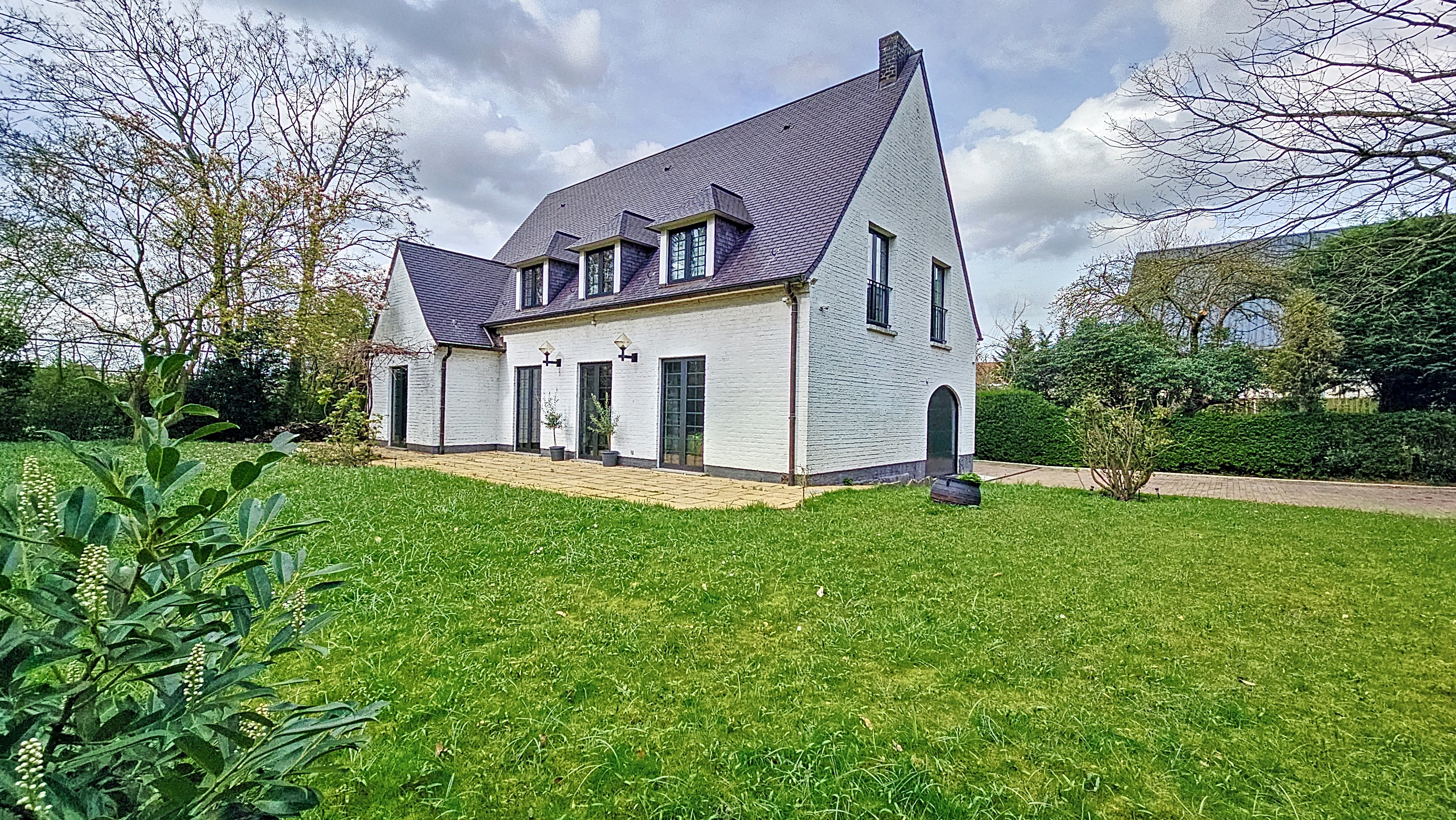 Prachtig gezinswoning 4 slpks + bureau & garage