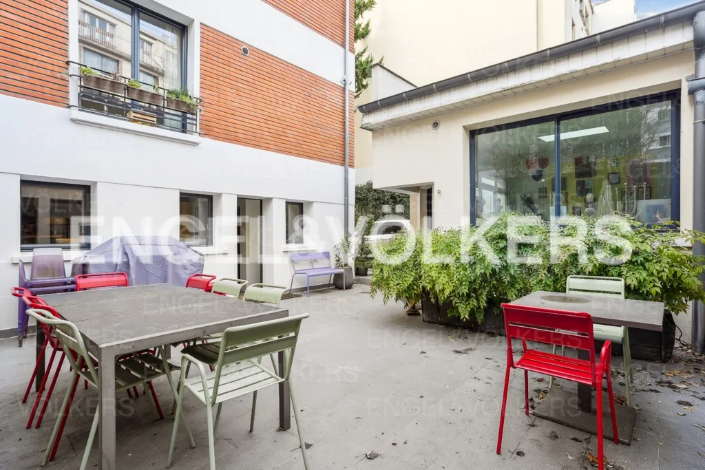Boulogne Centre  - A 347m² set of one contemporay house and one studio loft joined by a 121m² garden yard