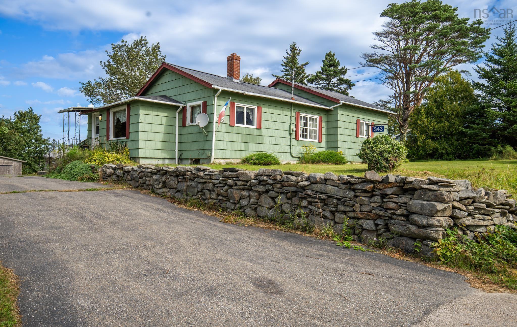 Peaceful Country Property With Privacy, Acreage,  Lakefront