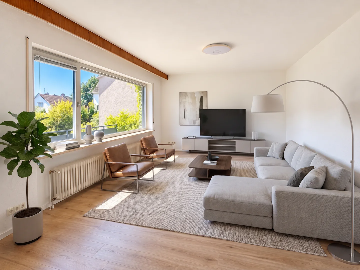 Gut geschnittene Vier-Zimmer-Wohnung mit zwei großzügigen Balkonen - Photo 2