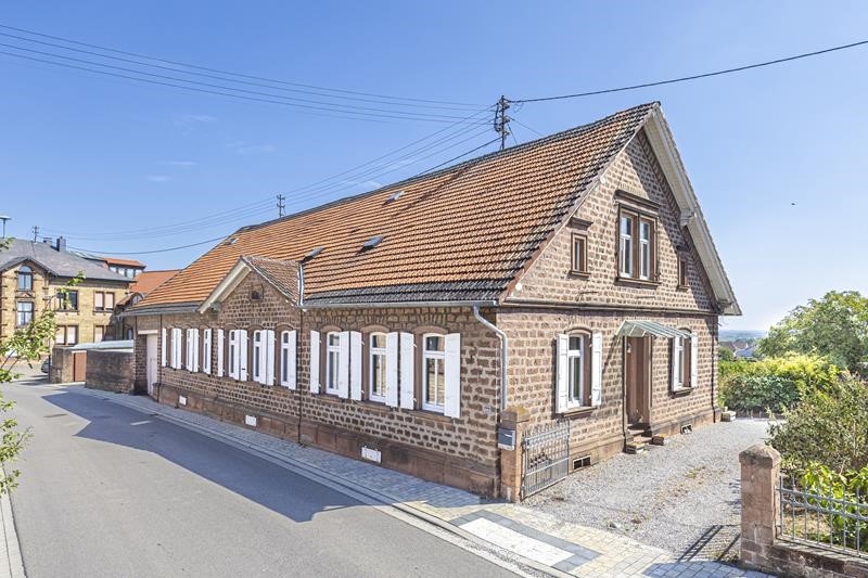 Historisches Schmuckstück in Panorama-Weinbergsrandlage mit weiterem Ausbaupotenzial!