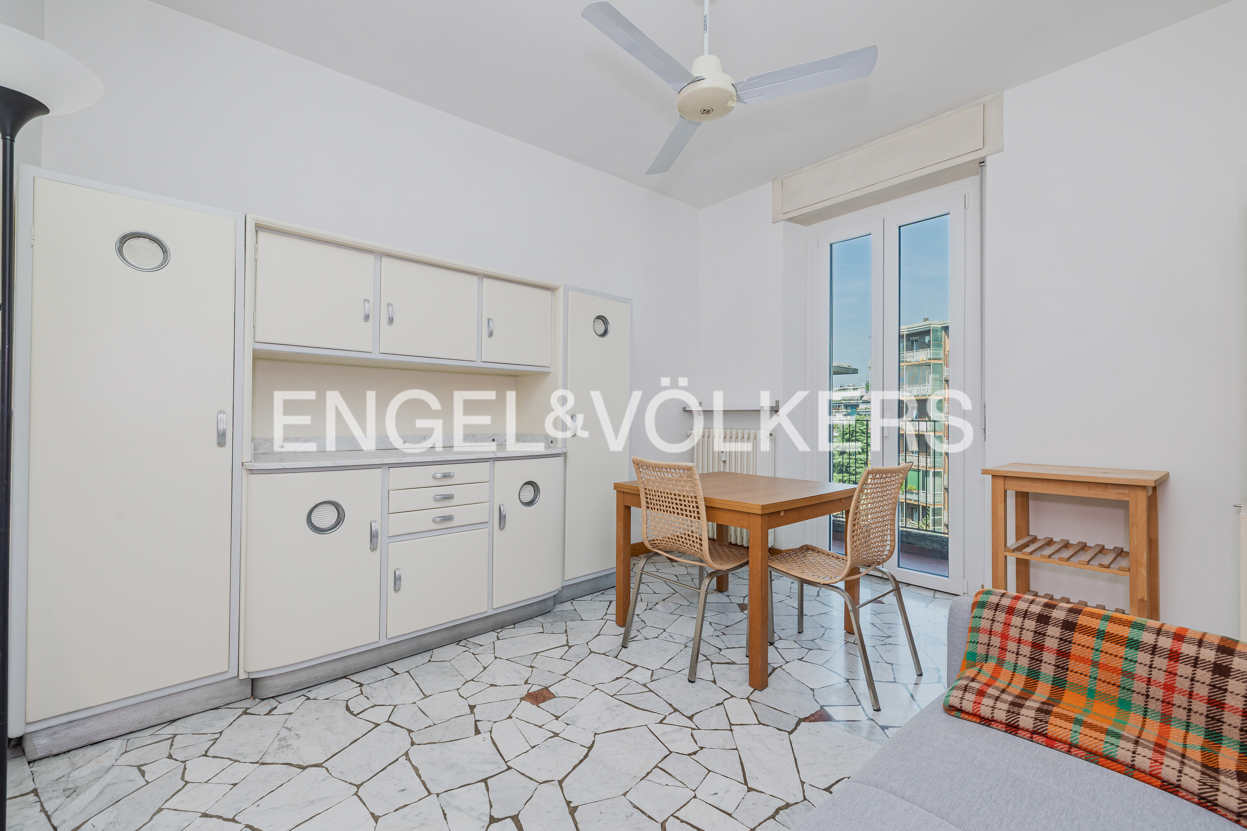 Spacious, bright, furnished one-bedroom apartment on a high floor in the Bande Nere area