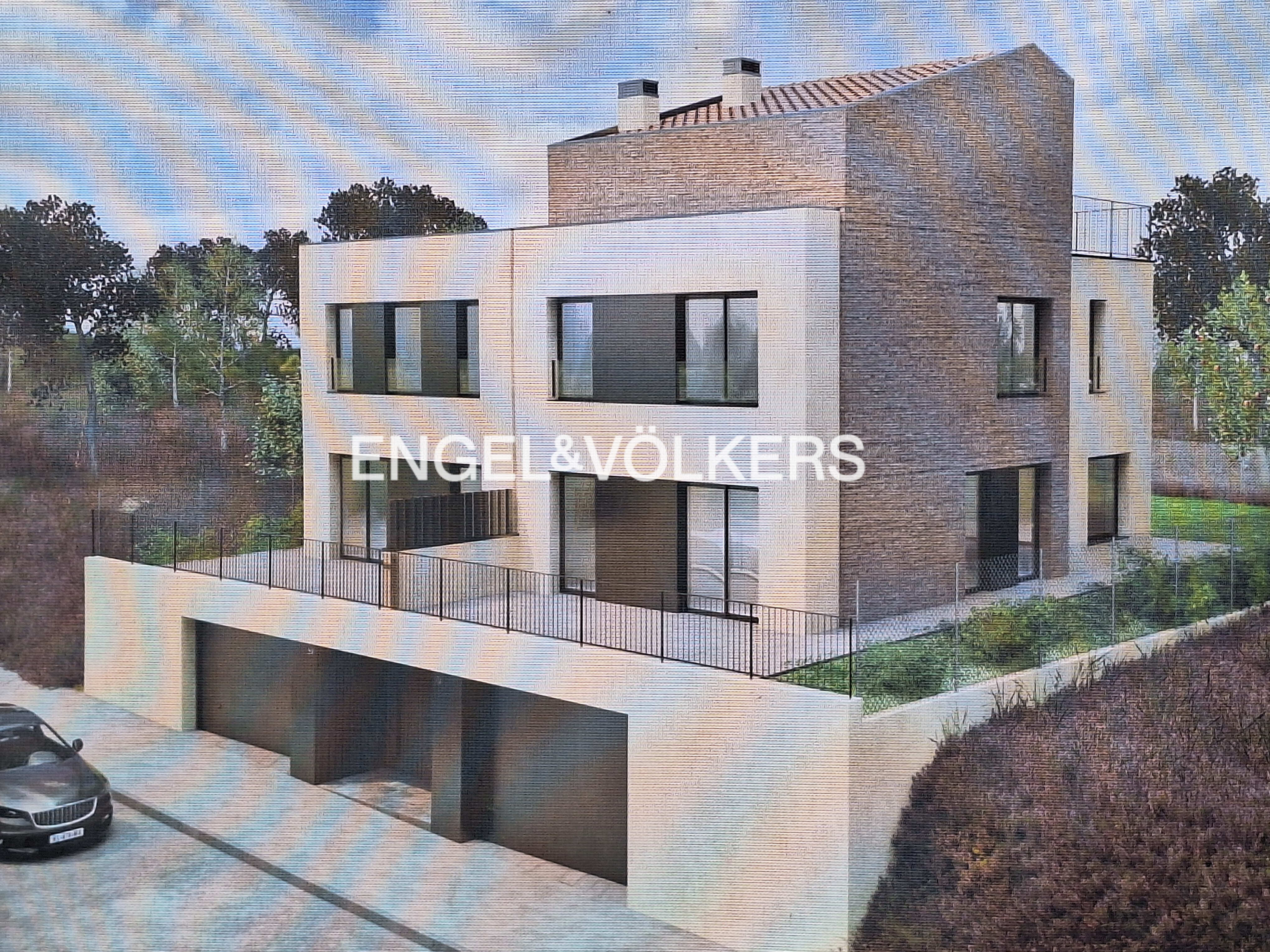 PLOT WITH SINGLE-FAMILY HOUSE PROJECT