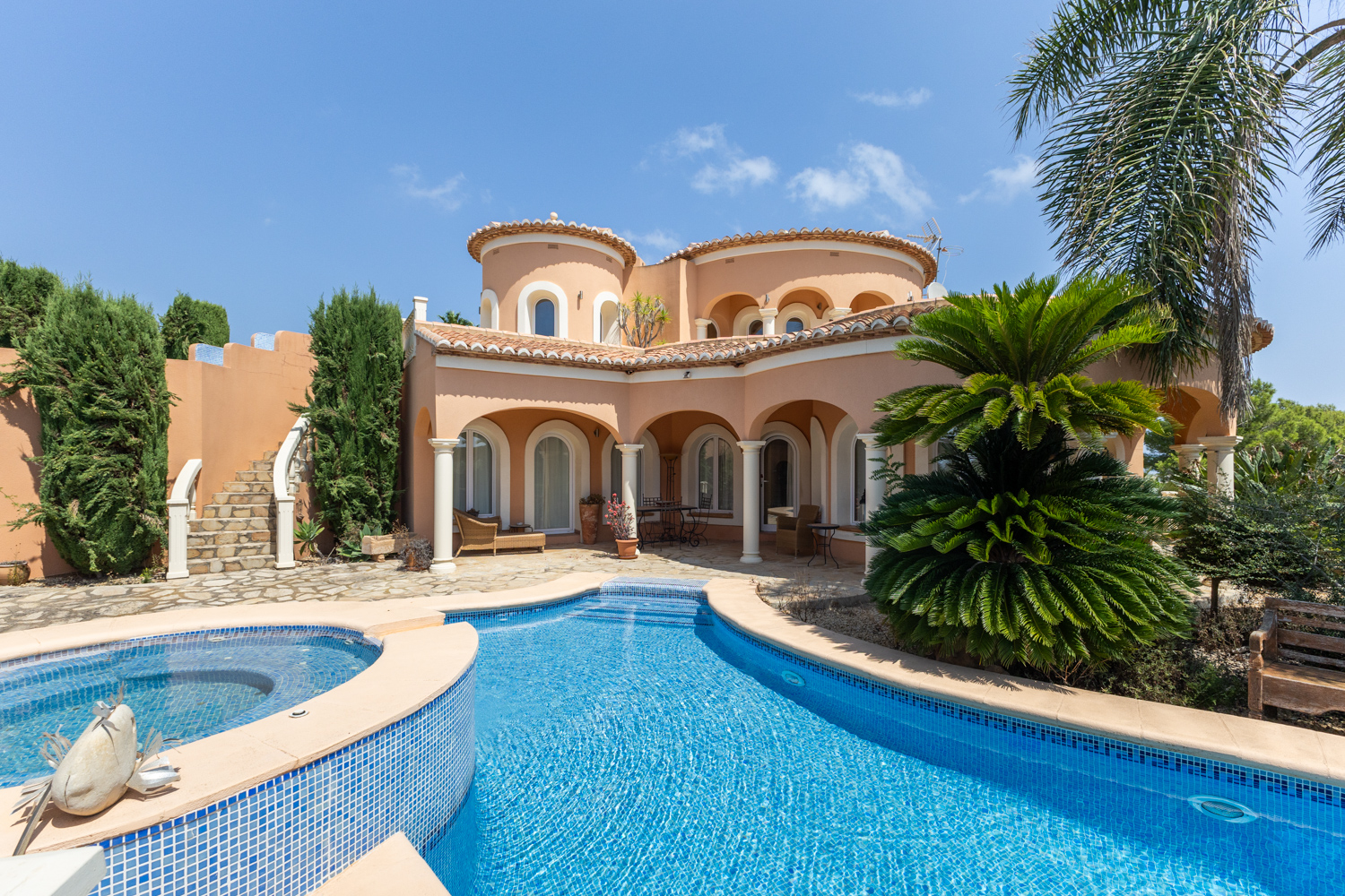 Opportunity in Granadella with sea views and pool