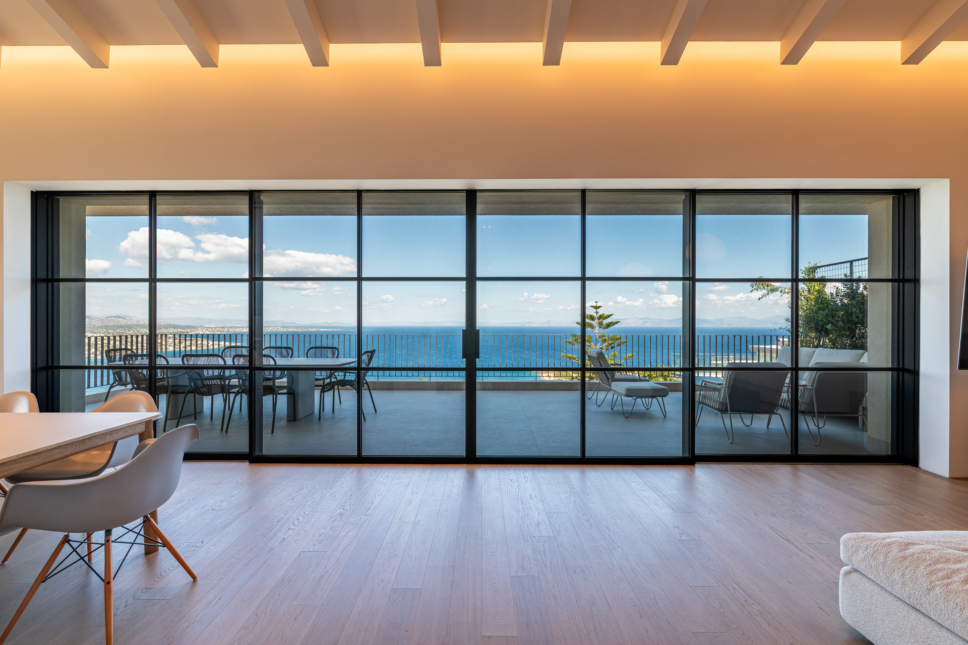 Exclusive villa with unobstructed  sea view & pool