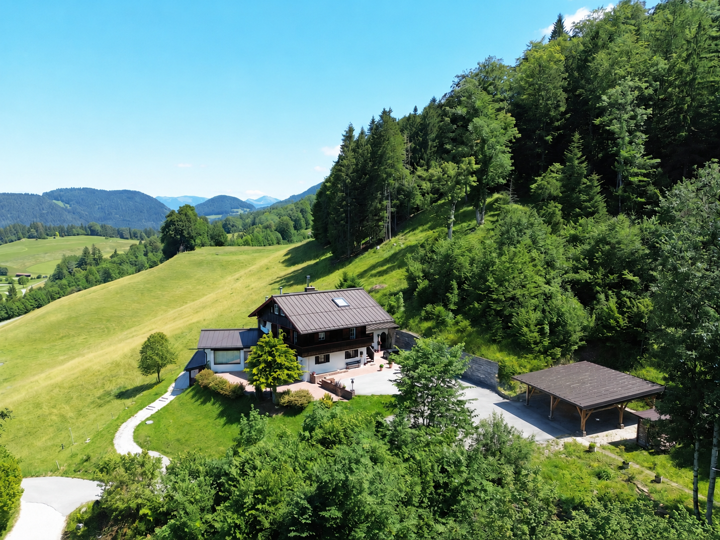 Landhaus in Premiumlage mit vielseitigen Nutzungsmöglichkeiten