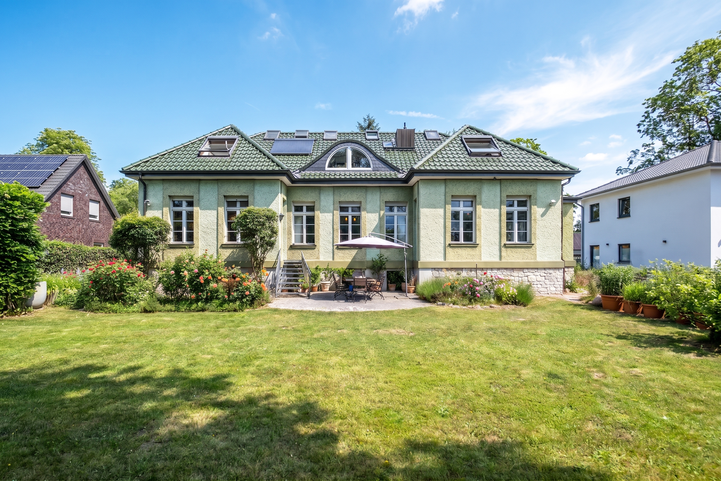 Historische Jugendstilvilla mit Einliegerwohnung und großem Grundstück
