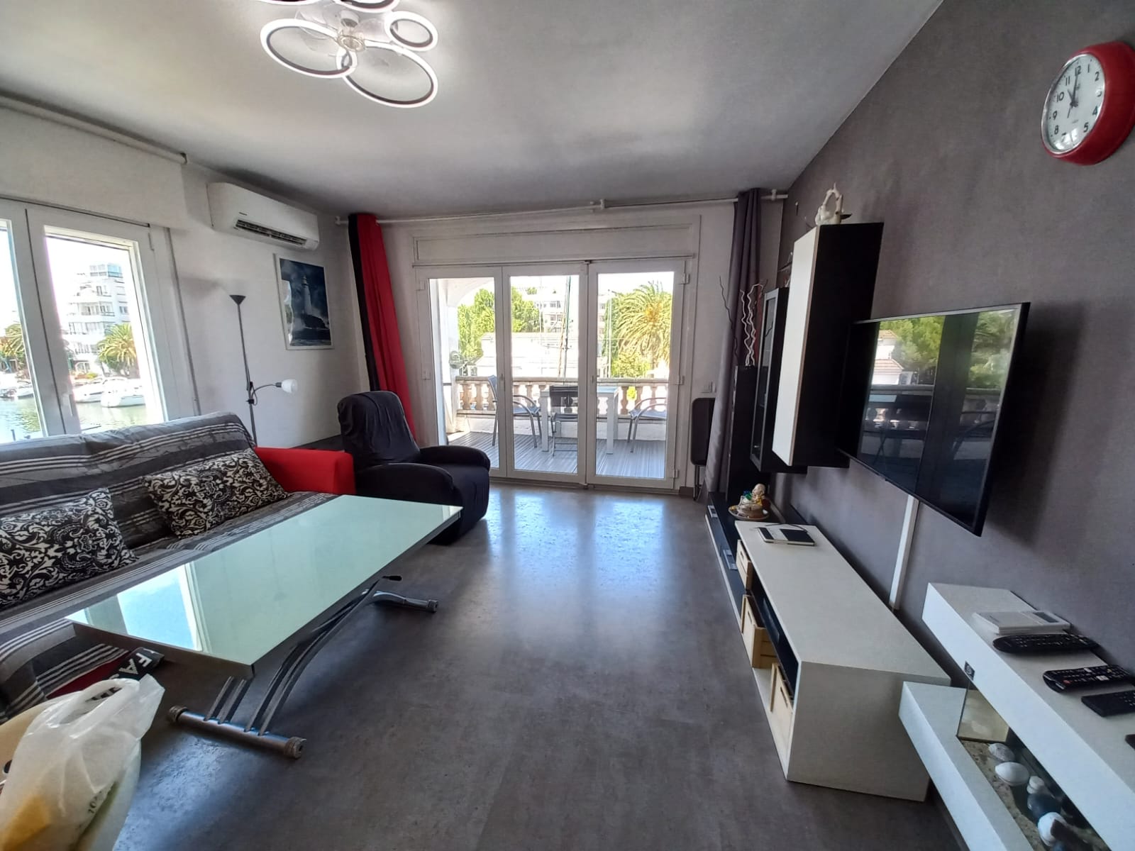 Wunderschön renoviertes Apartment mit Liegeplatz, Touristenlizenz und grosser Terrasse in Santa Margarita