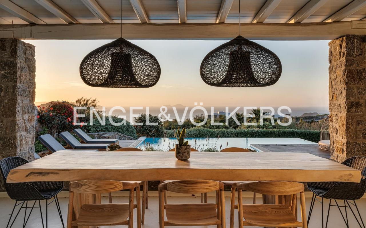 Luxury 5 Βedroom Villa at Kalafatis, Mykonos