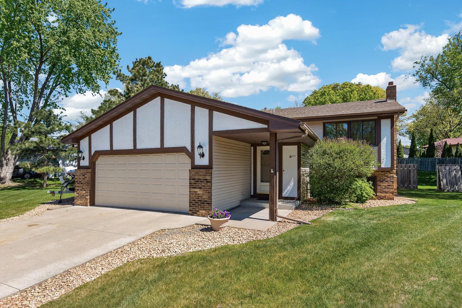 Spacious Bi-Level near Hwy 10 | New Roof & Fenced Yard