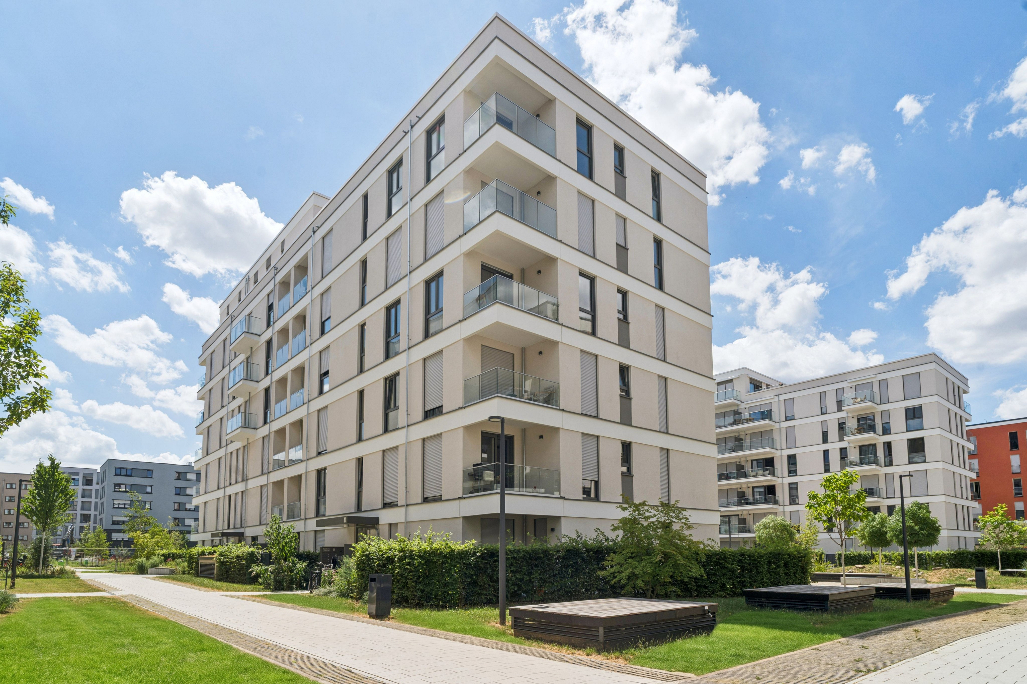 Elegant two-room apartment in the newly built Bockenheim Schönhof Quarter