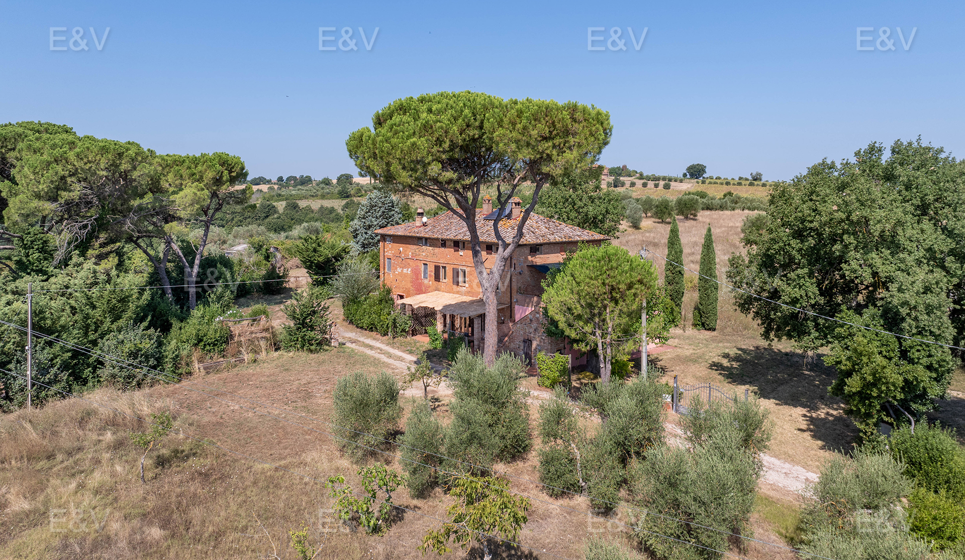 Historisches Landhaus mit Blick auf den Trasimenischen See