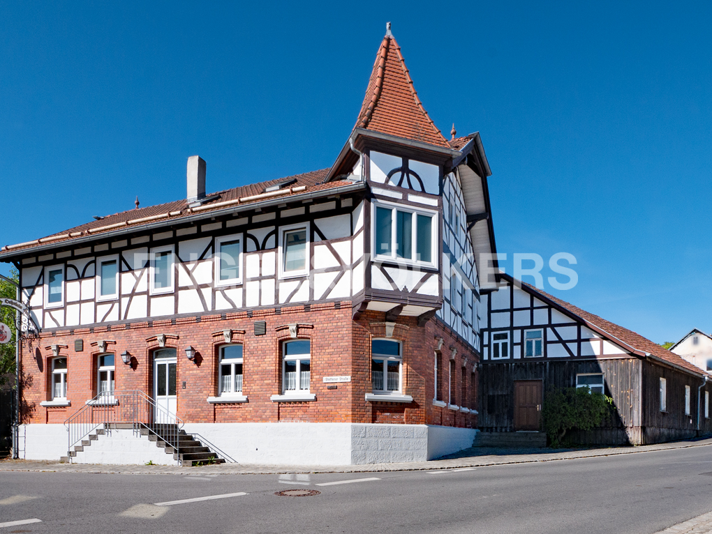 Historisches Schmuckstück in der Rhön – Wohnen, Gastro und Gewerbe in einem einzigartigen Anwesen