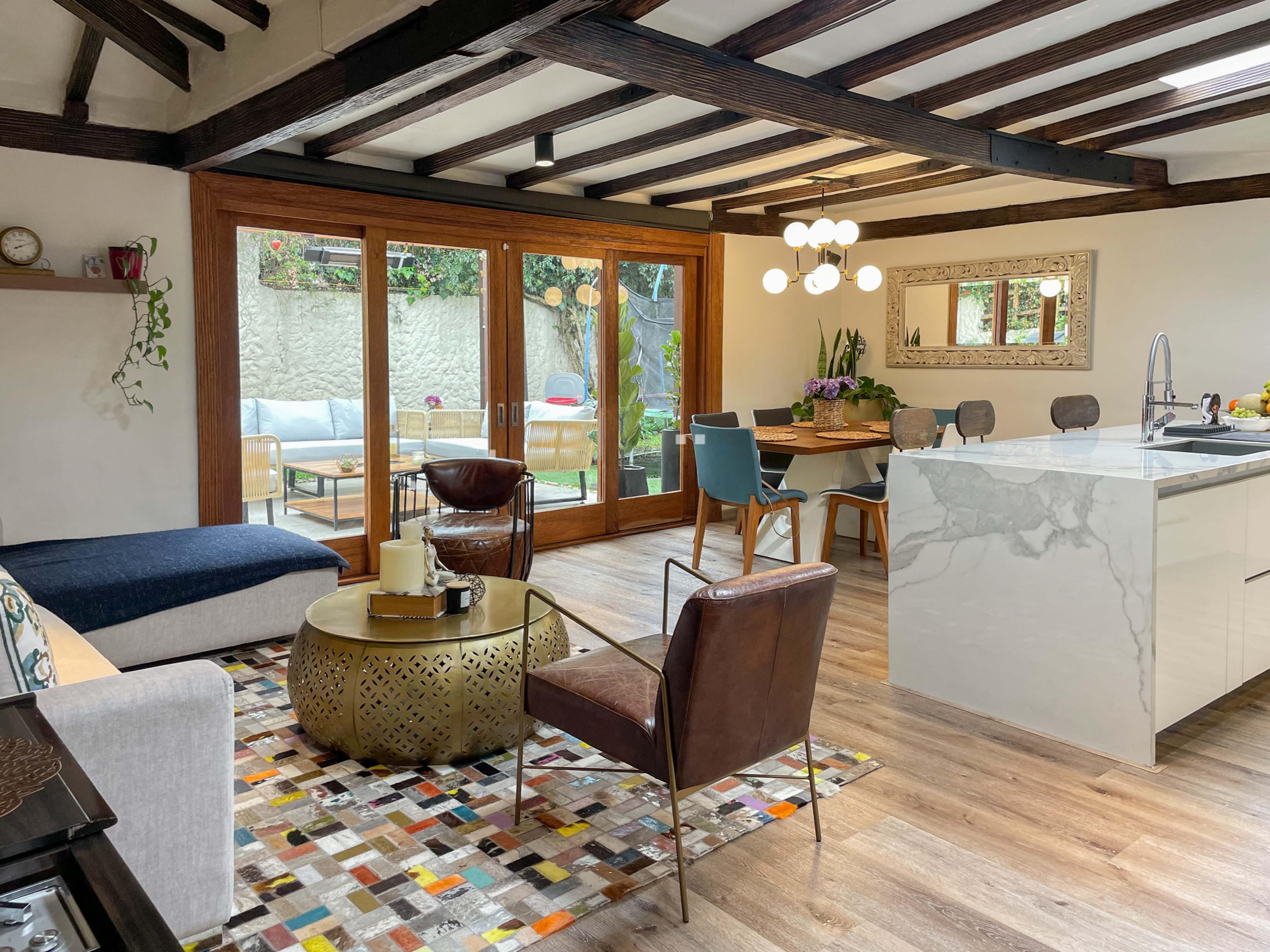 Espectacular casa con jardín para venta en Cerros de Niza