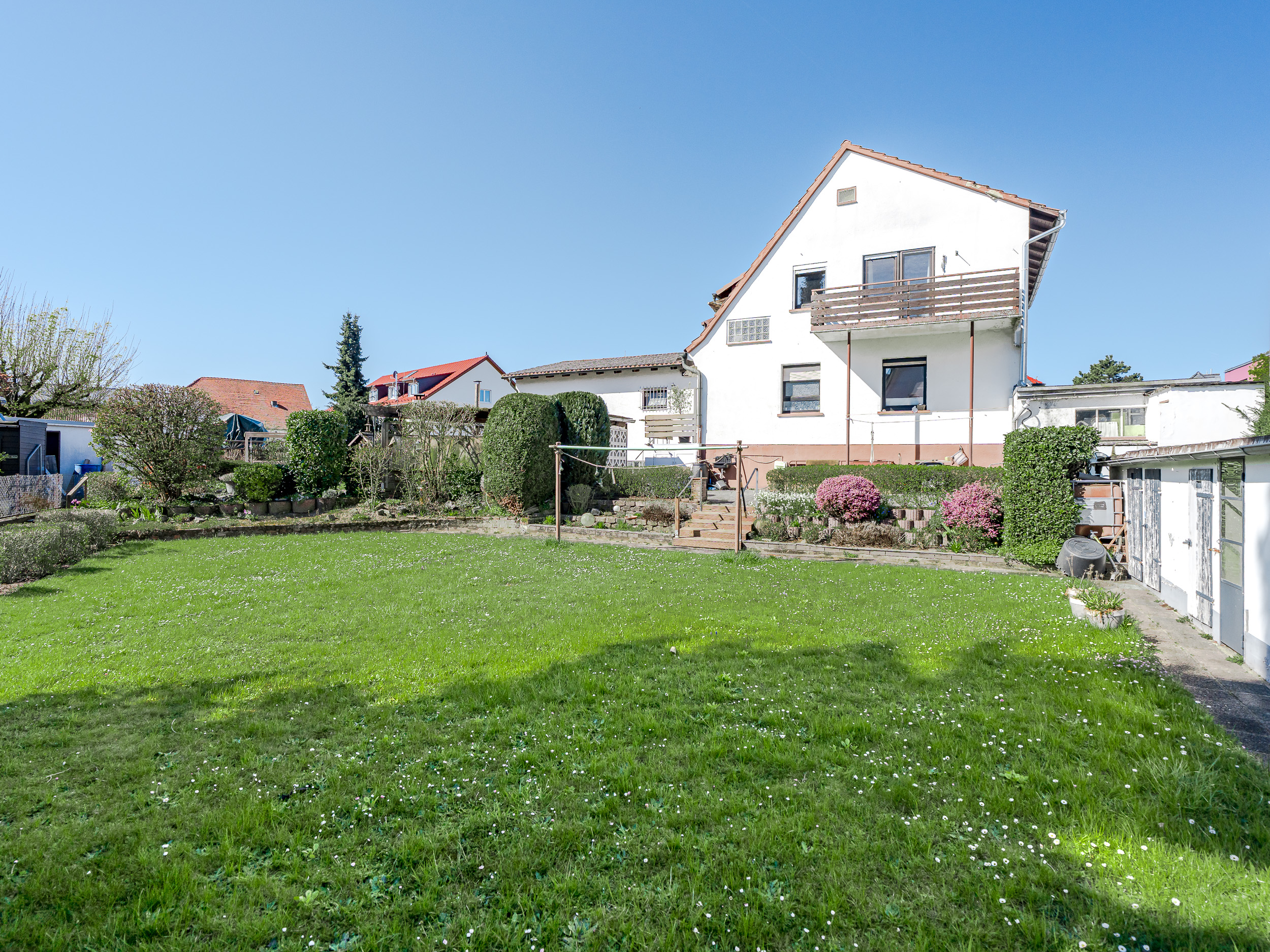 New-Build Development: Urban Convenience. Close to Nature.