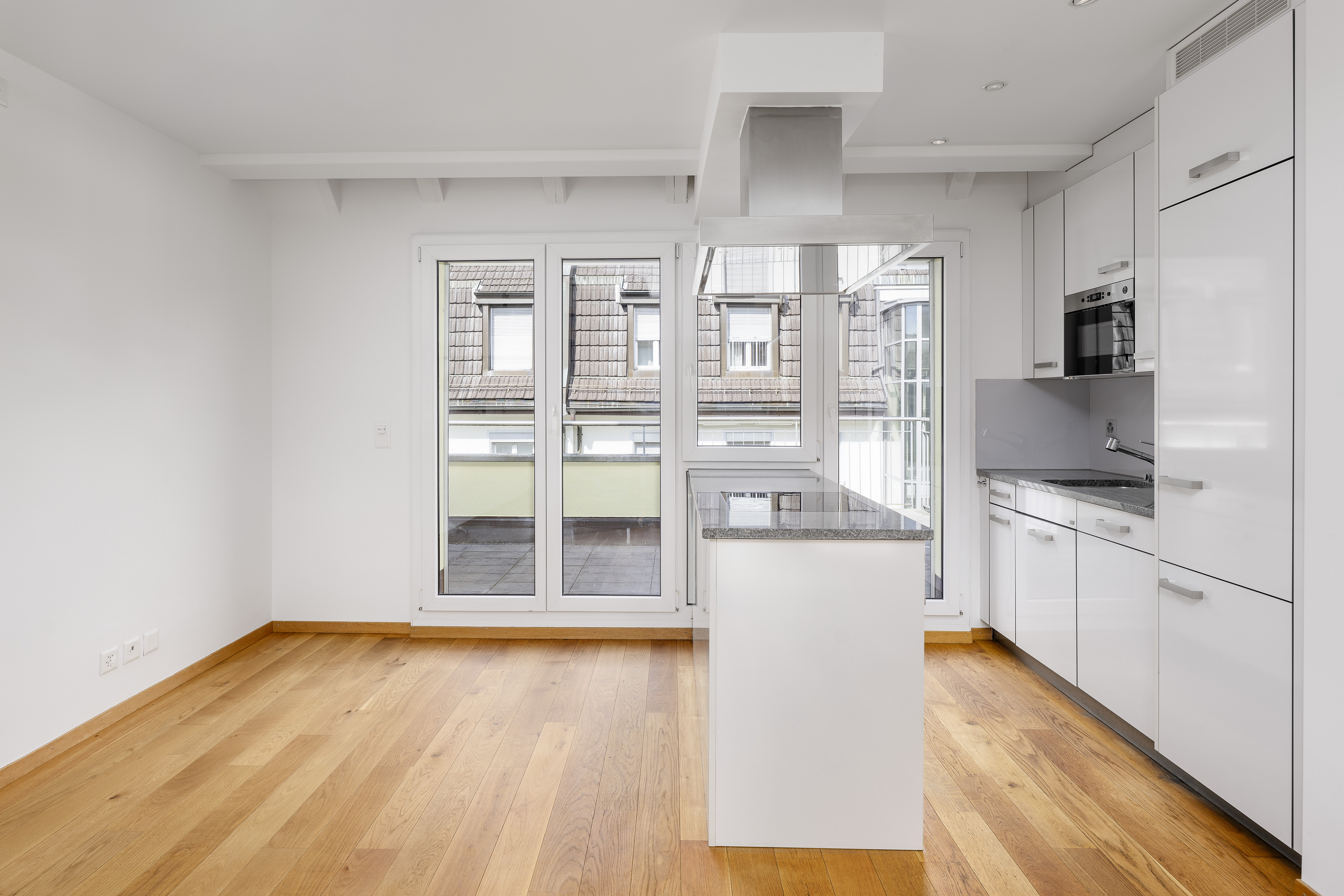 Gepflegte Dach-Maisonette mit Lift und Terrasse