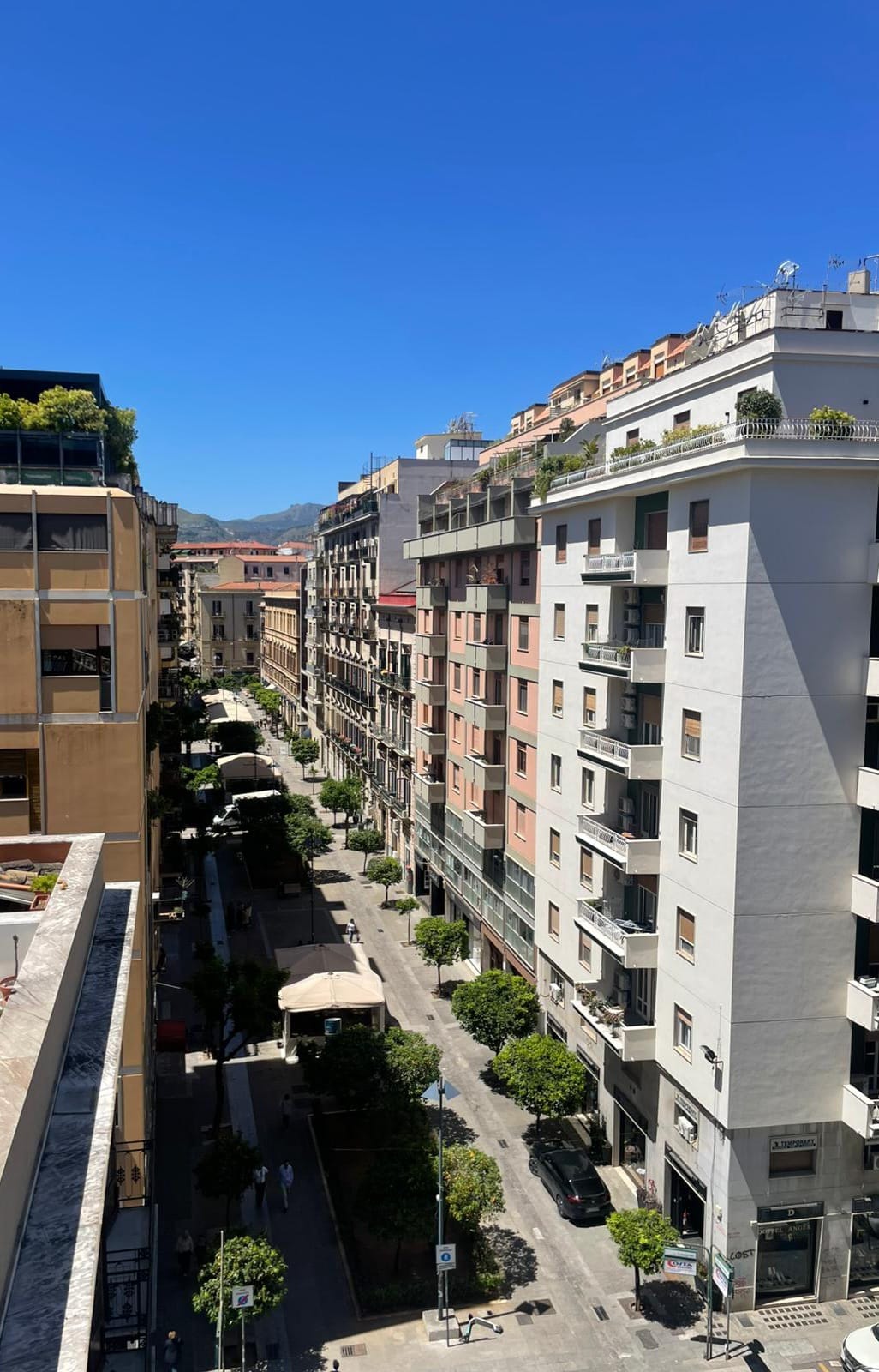 Prestigeträchtige Wohnung in der Via Principe di Belmonte
