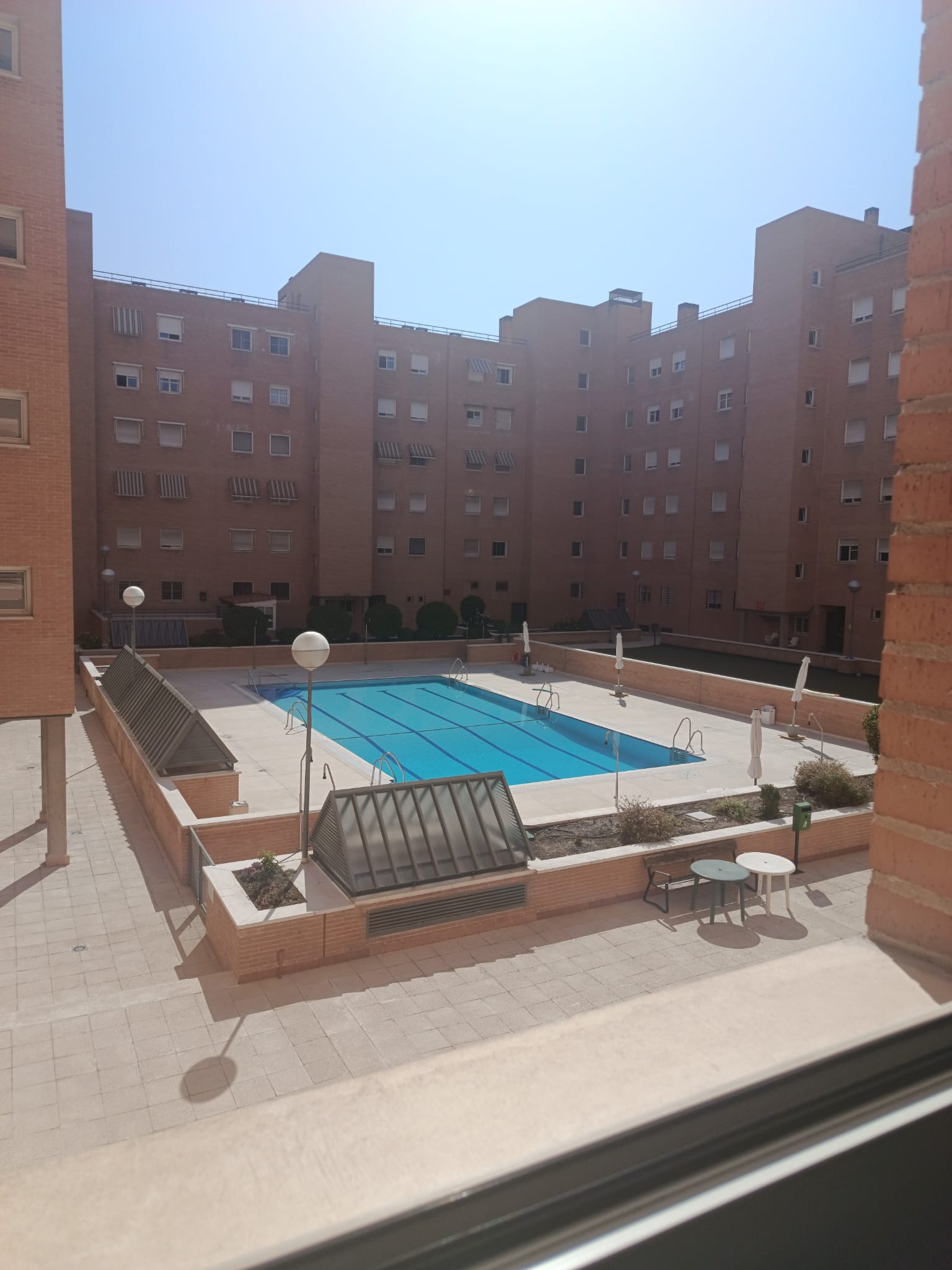 3-bedroom furnished apartment, available for immediate move-in