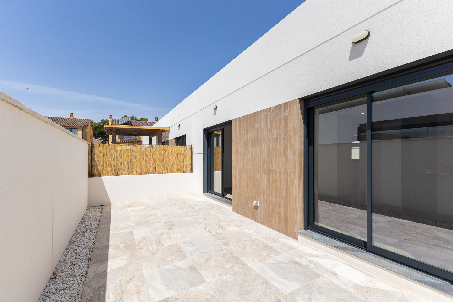 New-build terraced chalet in the exclusive residential development in Serra