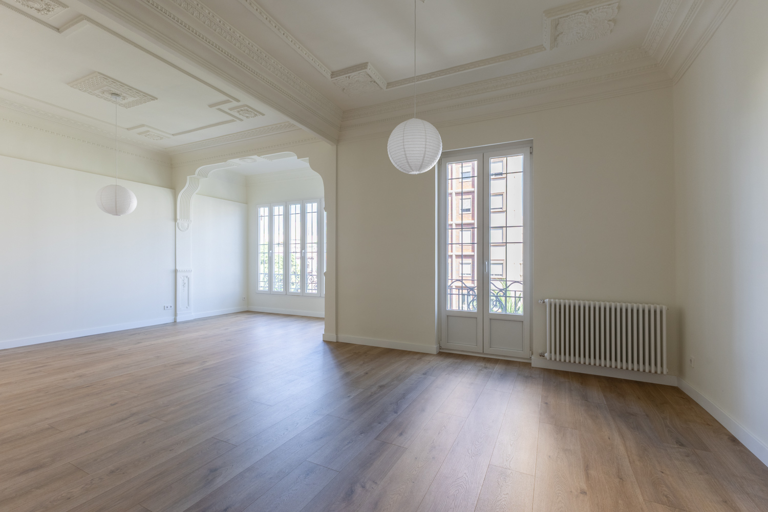 Unfurnished luxury apartment located in El Ensanche